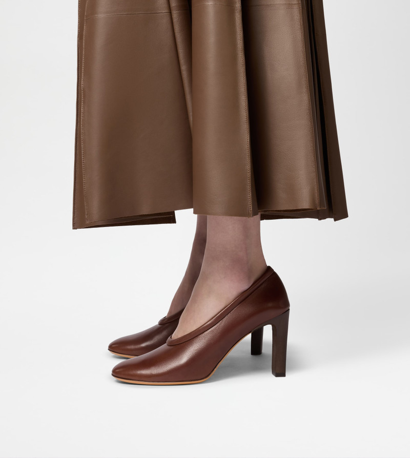 Tod's PUMPS IN NAPPA LEATHER - BROWN outlook