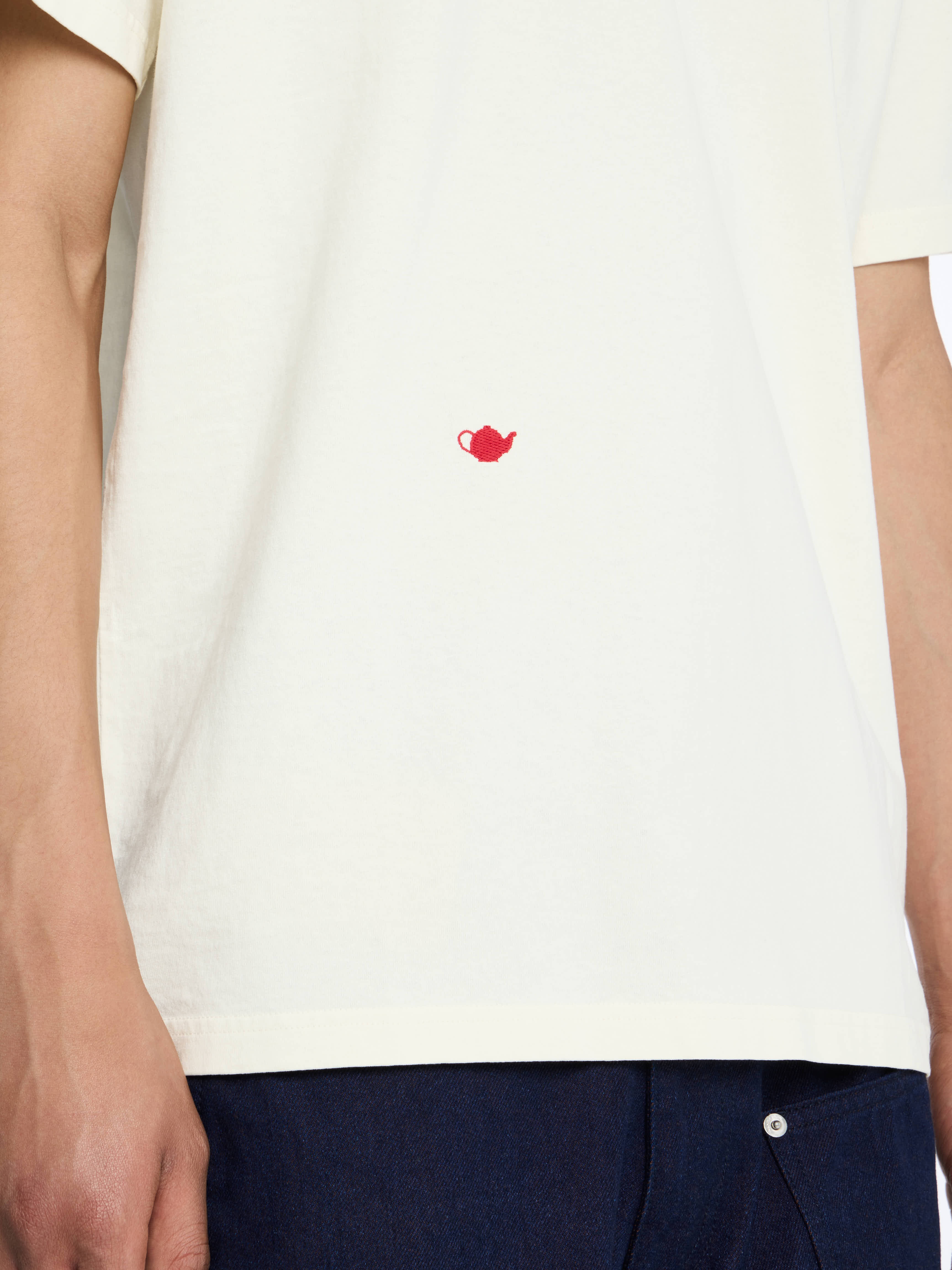 CONTRAST EMBROIDERY T-SHIRT - 4