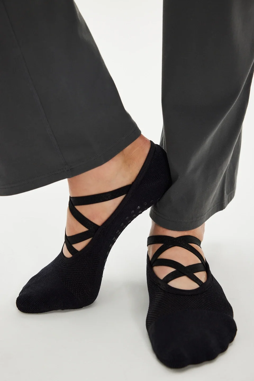 No Show Pilates Grip Socks - 1