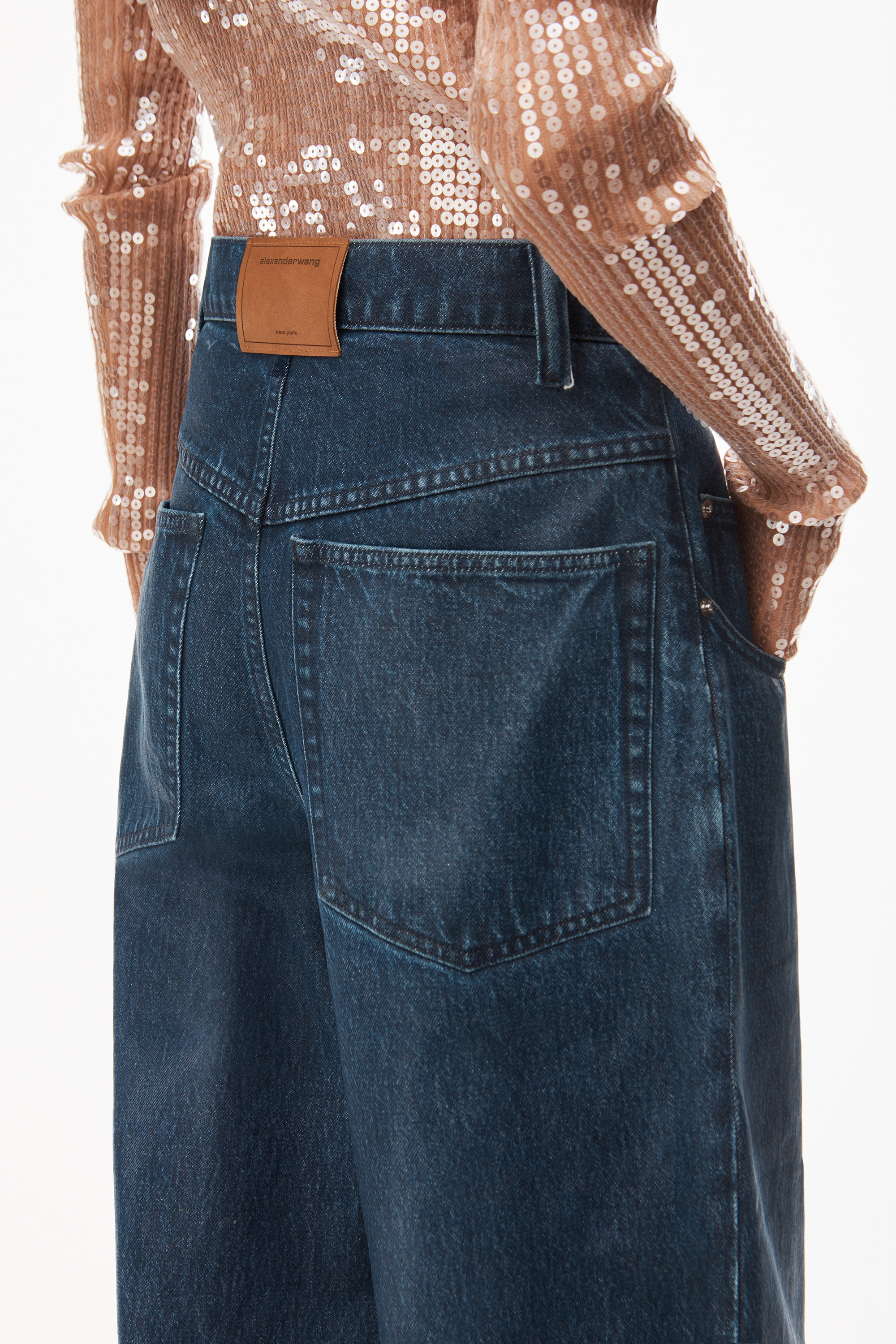 WIDE LEG JEAN IN COATED DENIM - 5