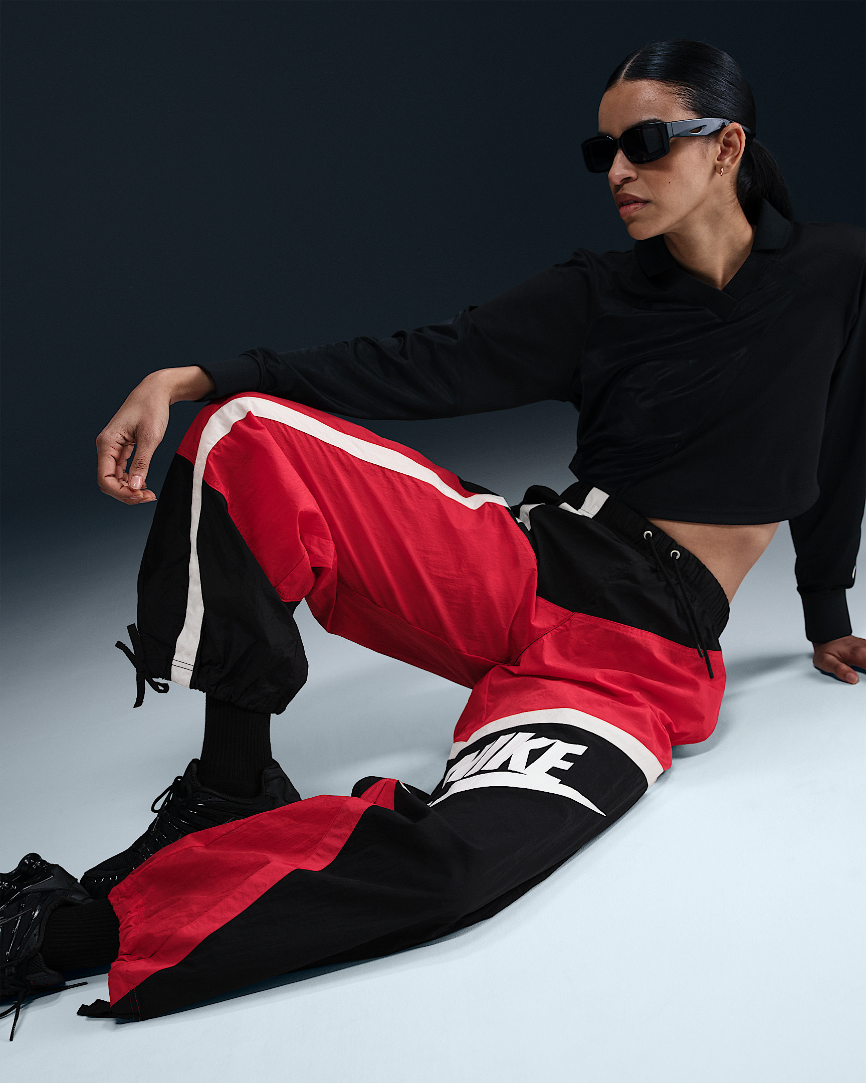 Nike Sportswear Women's Mid-Rise Loose Woven Open-Hem Pants - 3