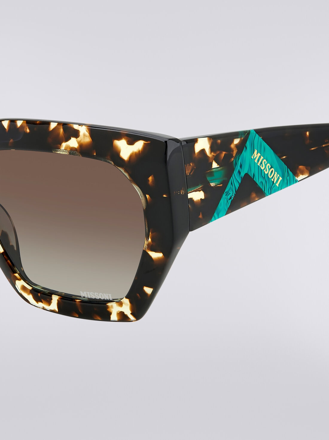 Square frame sunglasses with contrasting logo insert - 4