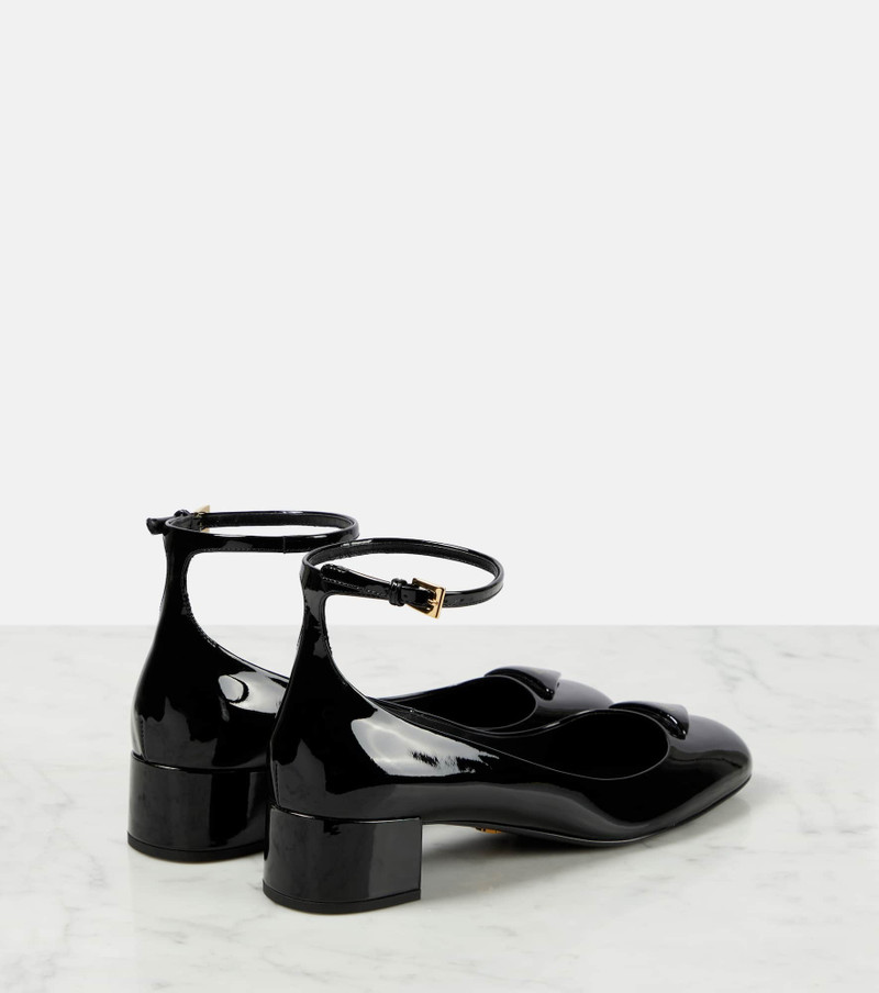 Prada 35mm patent leather pumps outlook