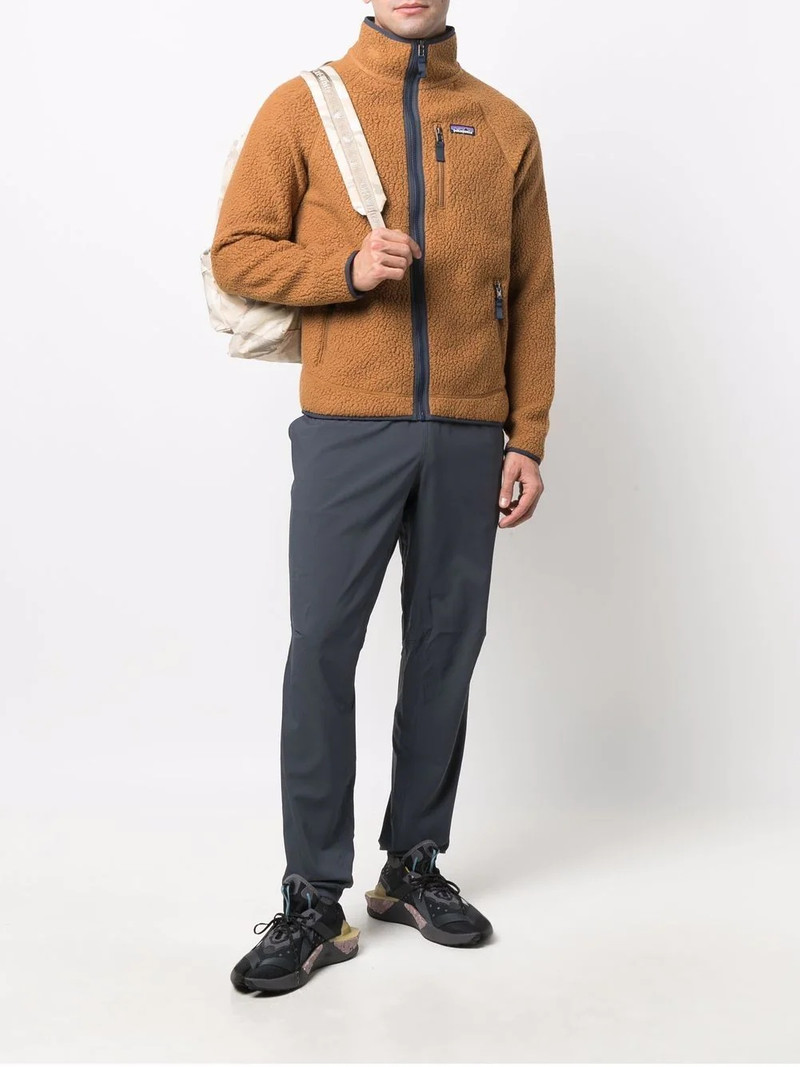 Patagonia logo-patch zip-up fleece jacket outlook