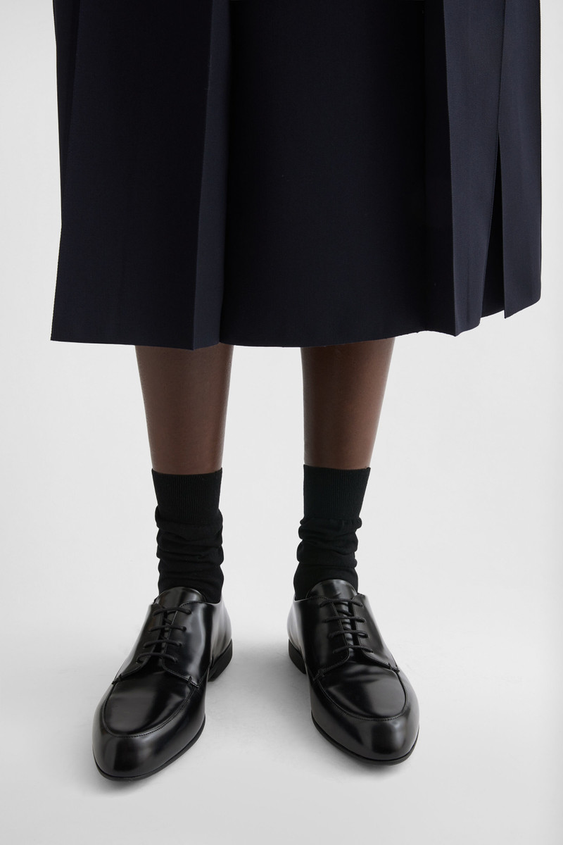 Lace-Up Shoe 2