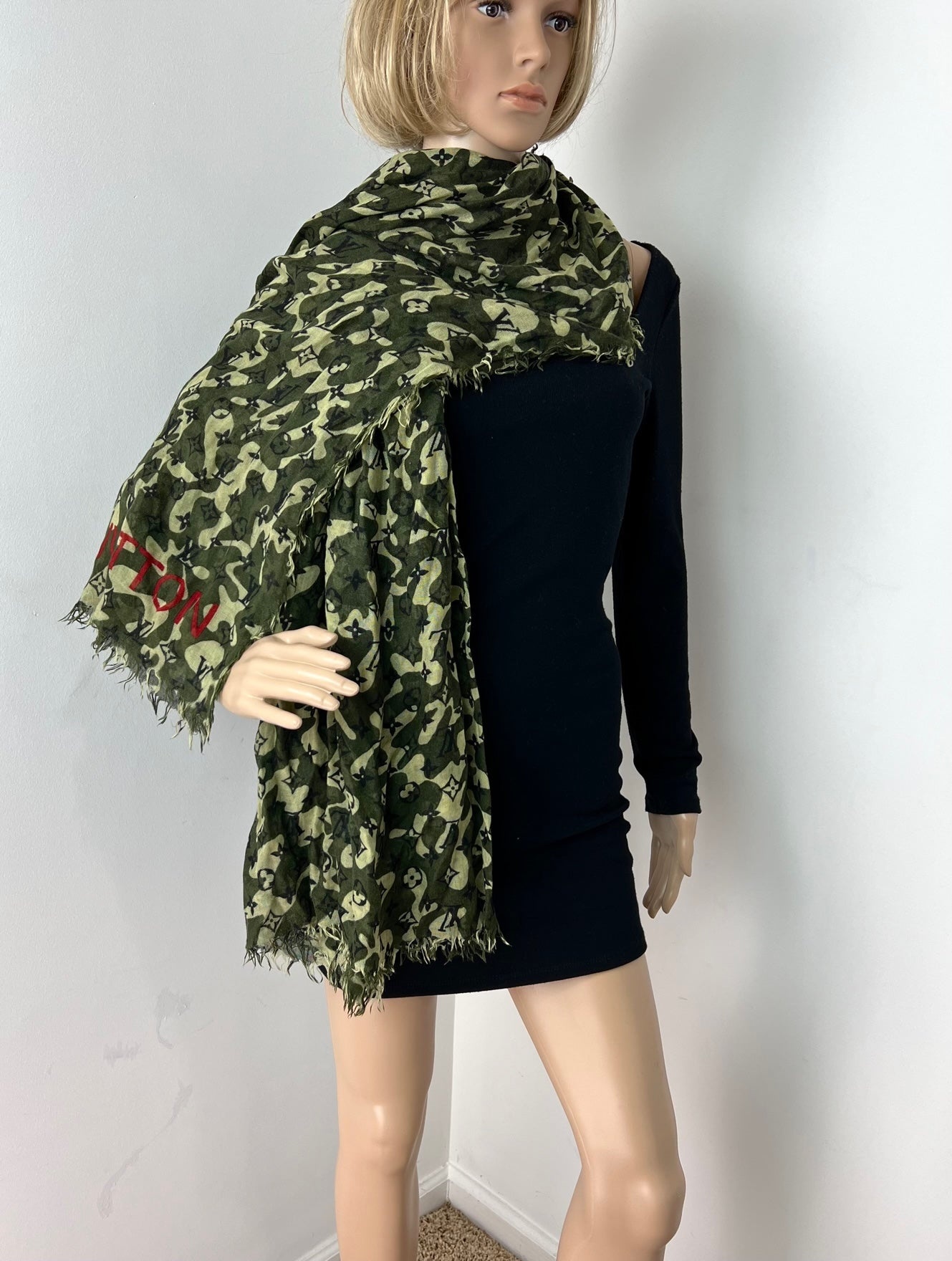 LOUIS VUITTON Green TAKASHI MURAKAMI Monogramouflage Shawl Stole Scarf - 9