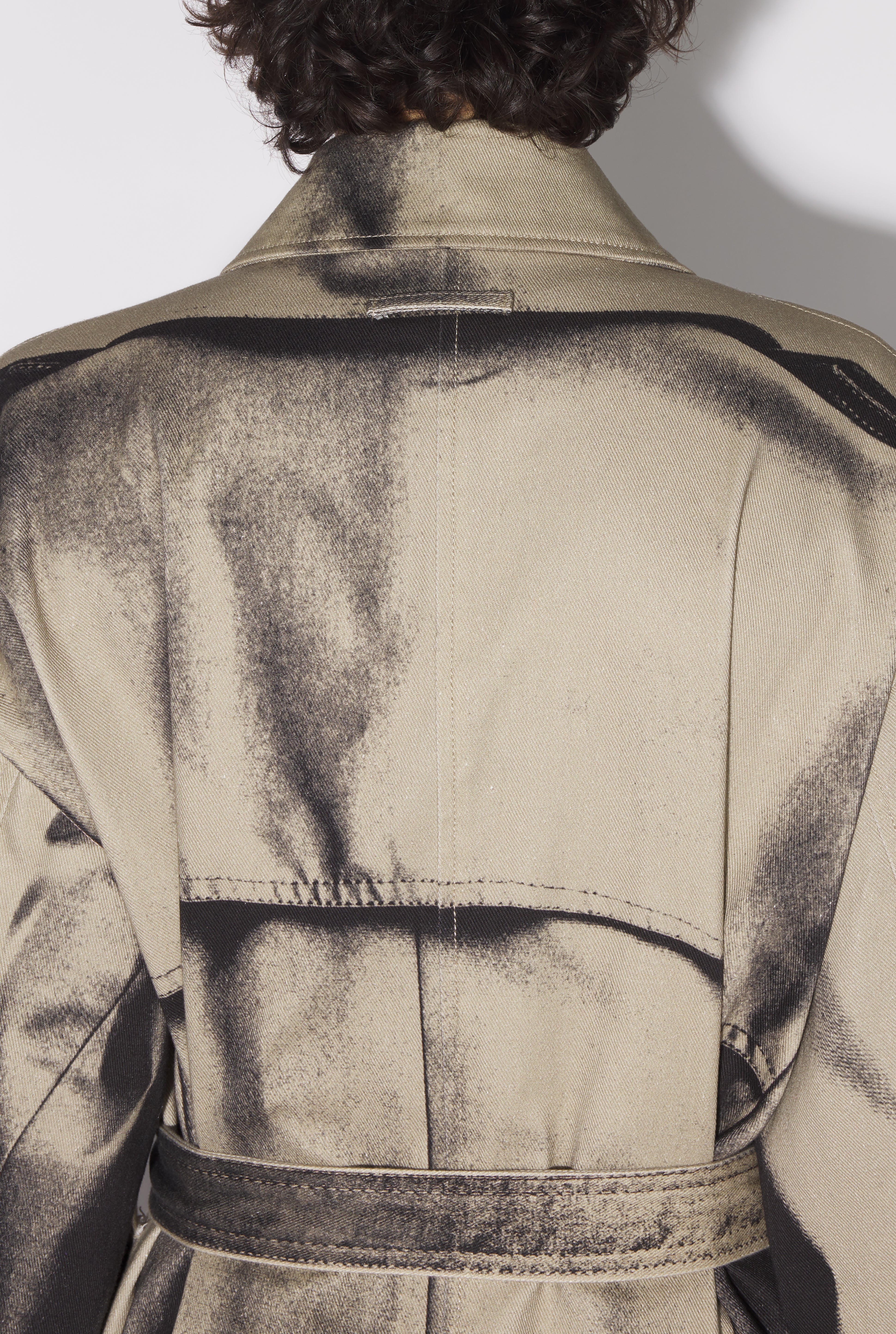 THE TROMPE-L'ŒIL TRENCH COAT - 6