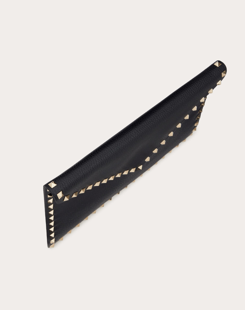 ROCKSTUD GRAINY CALFSKIN ENVELOPE POUCH 5