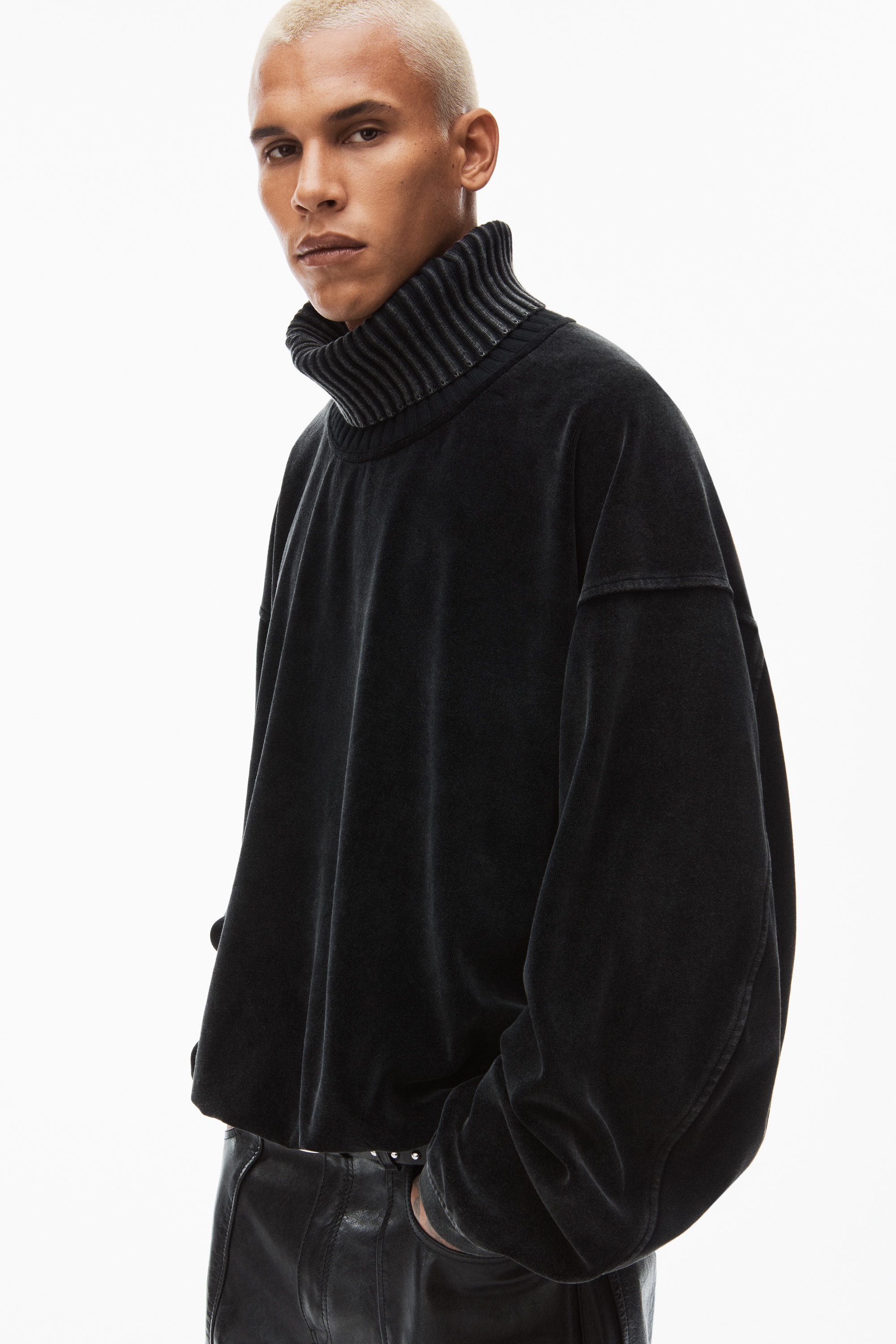 rib trim turtleneck in velour - 3