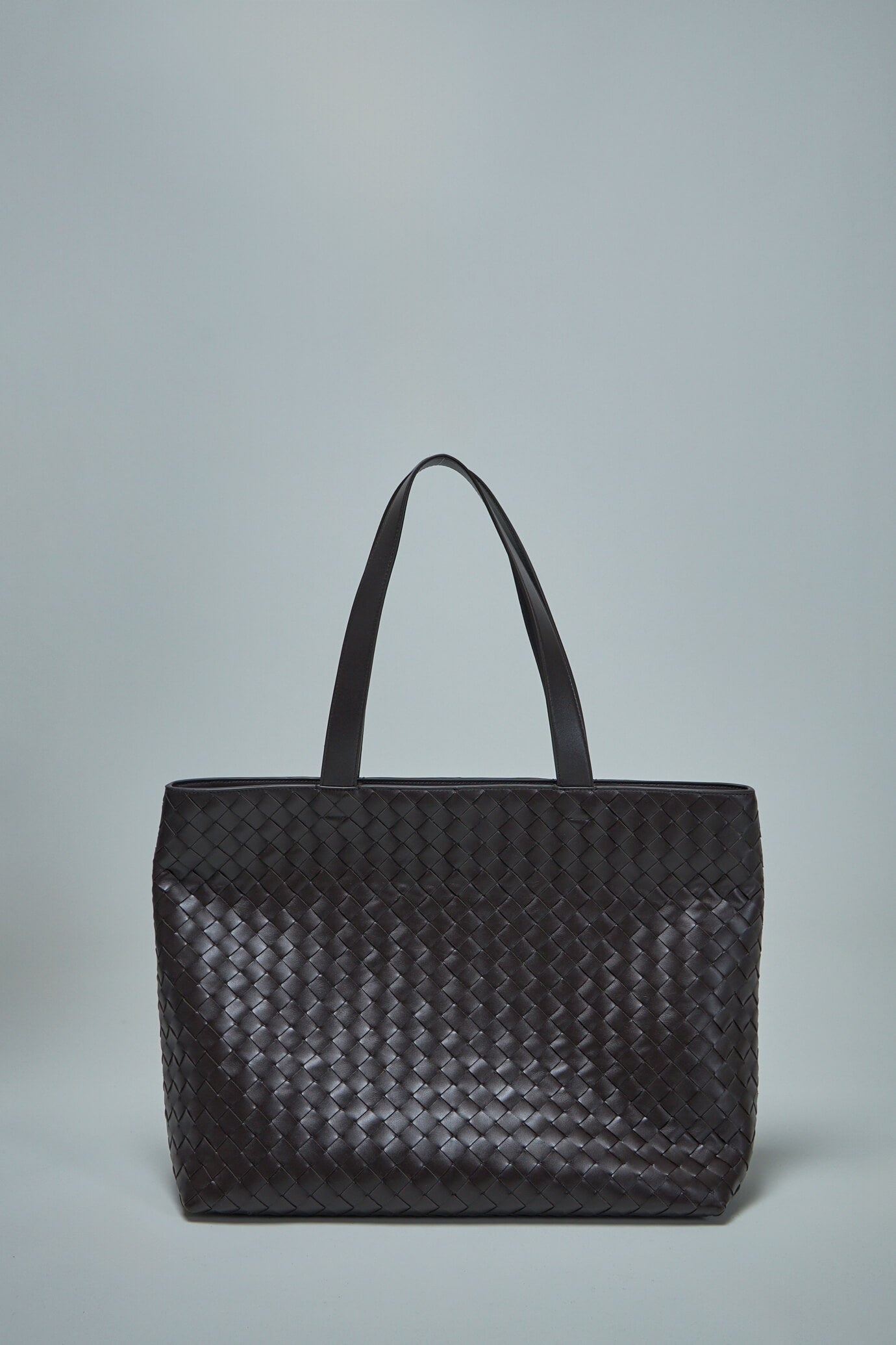 Bottega Veneta Large Intrecciato Zipped Tote | labelsfashion