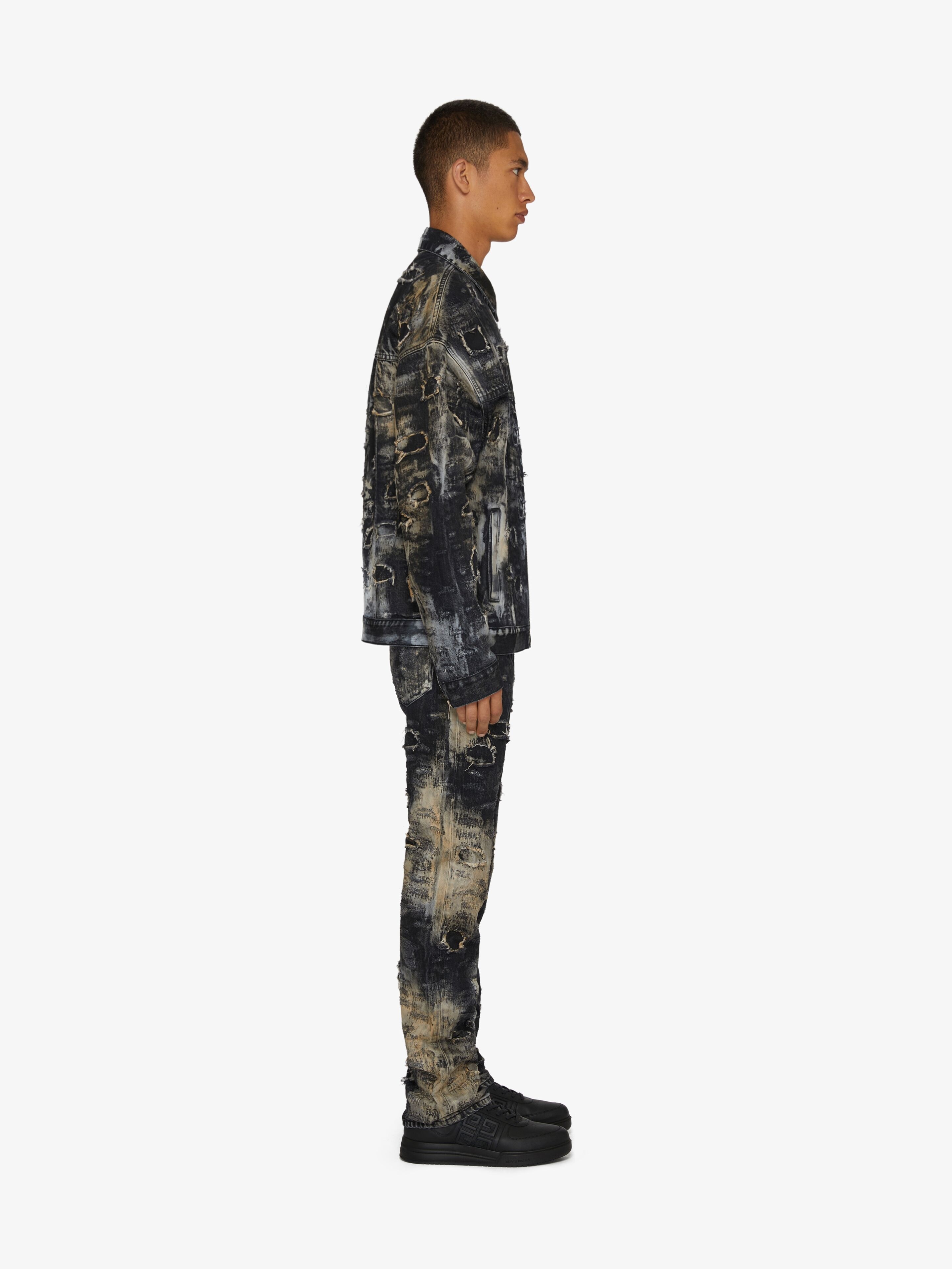 OVERSIZED FIT ZIPPERED JACKET IN DESTROYED DENIM - 3