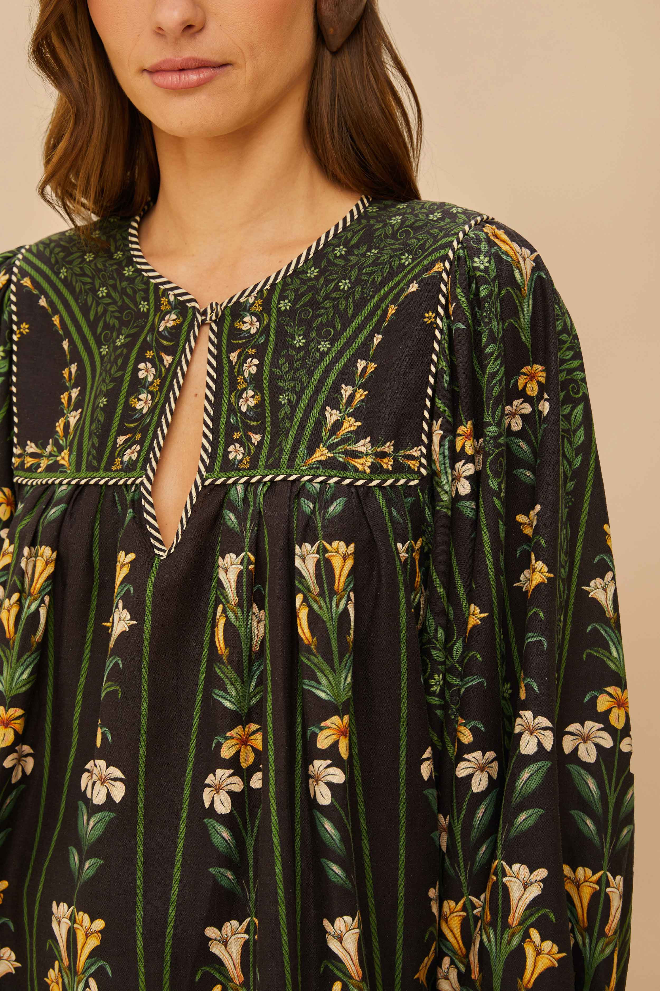 Black Flowers Arch Lenzing™ Ecovero™ Euroflax™ Blouse - 2