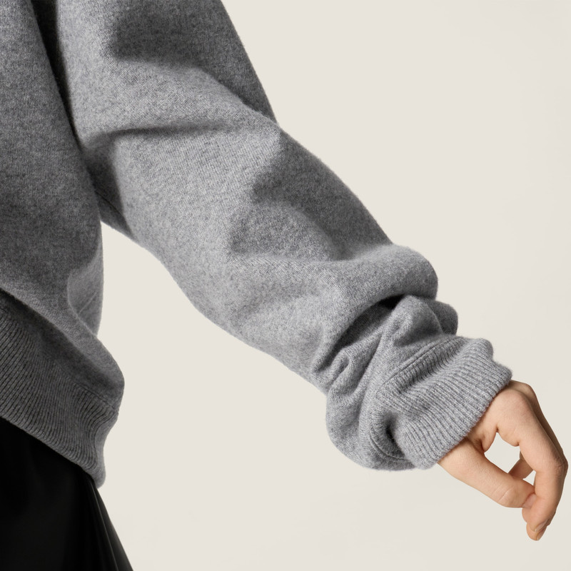 Cashmere and jersey V-neck sweater 6