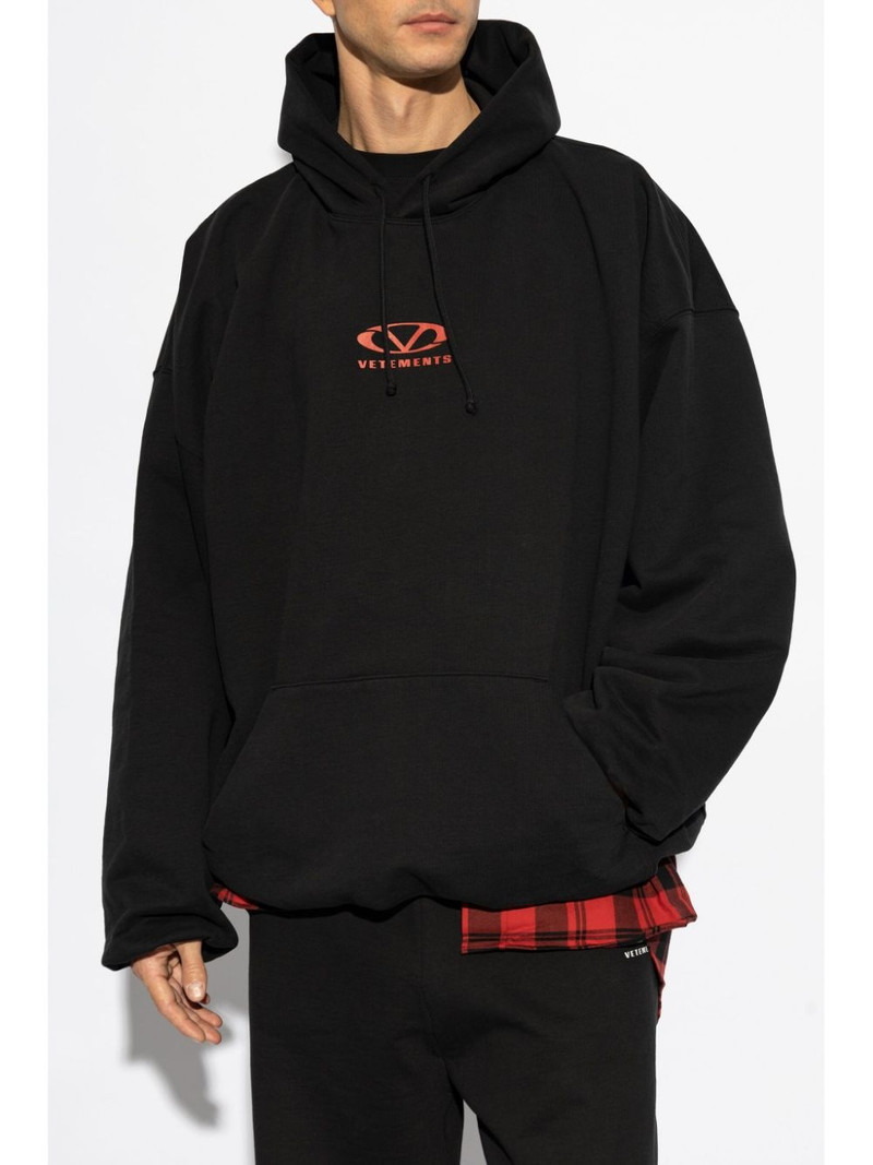 VETEMENTS logo sweatshirt outlook