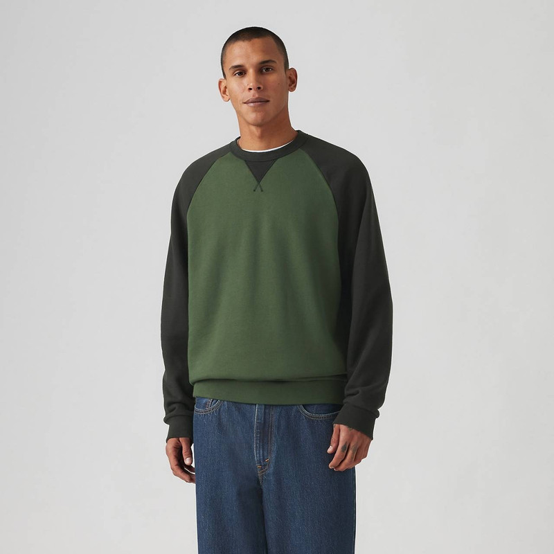 RED TAB™ CREWNECK SWEATSHIRT 2