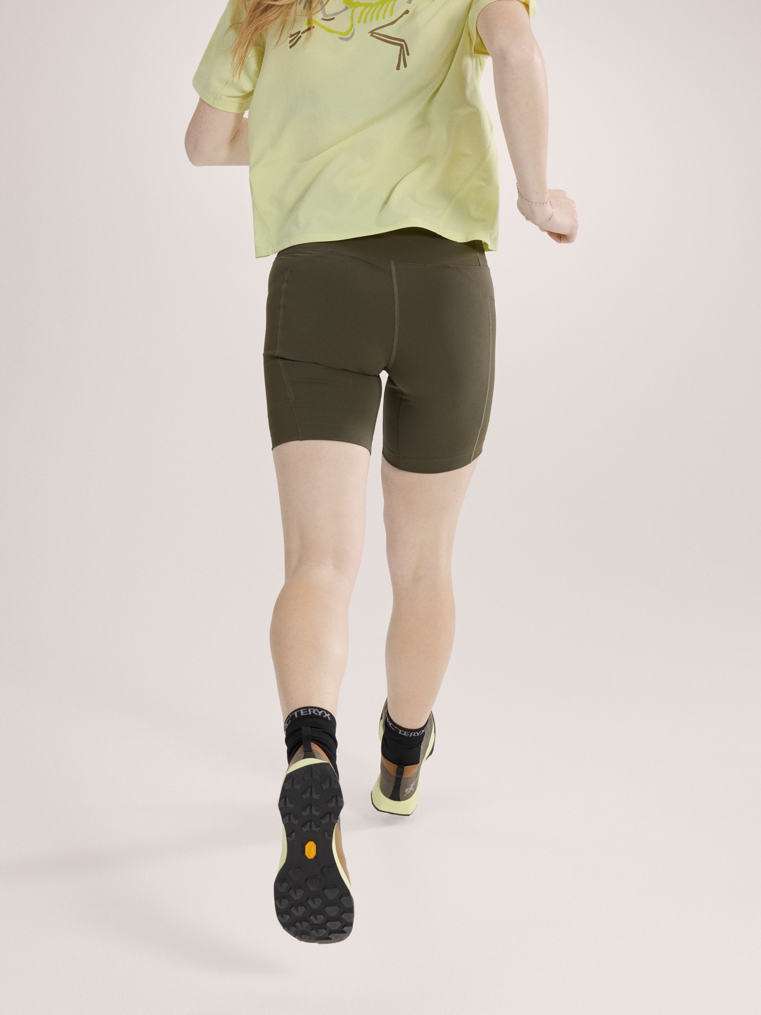 Essent High-Rise Utility Short 8" - 5