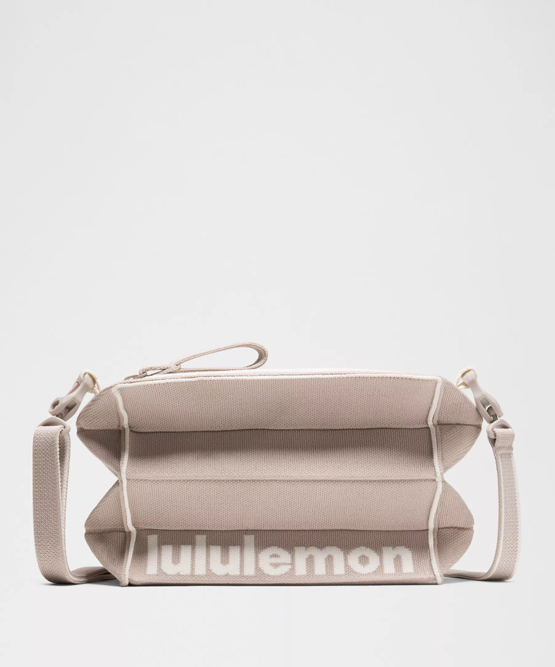 Fold It Hold It Crossbody Bag 3L 1