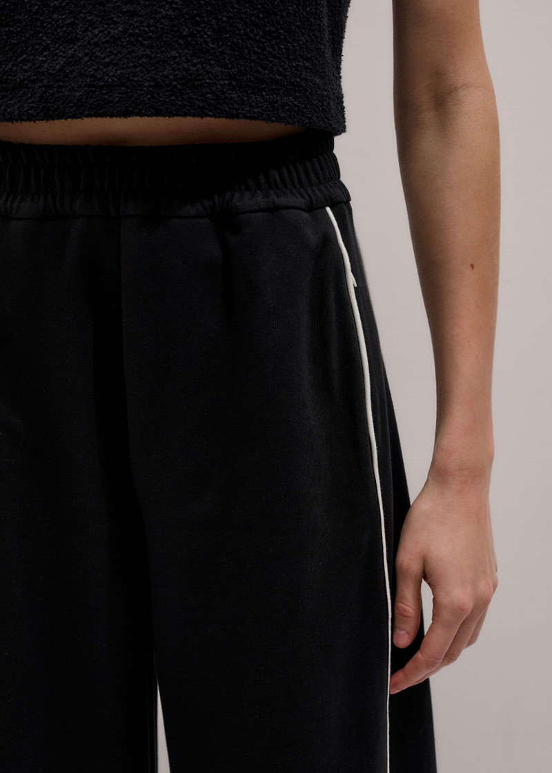 Wide Barrel Track Pant 4