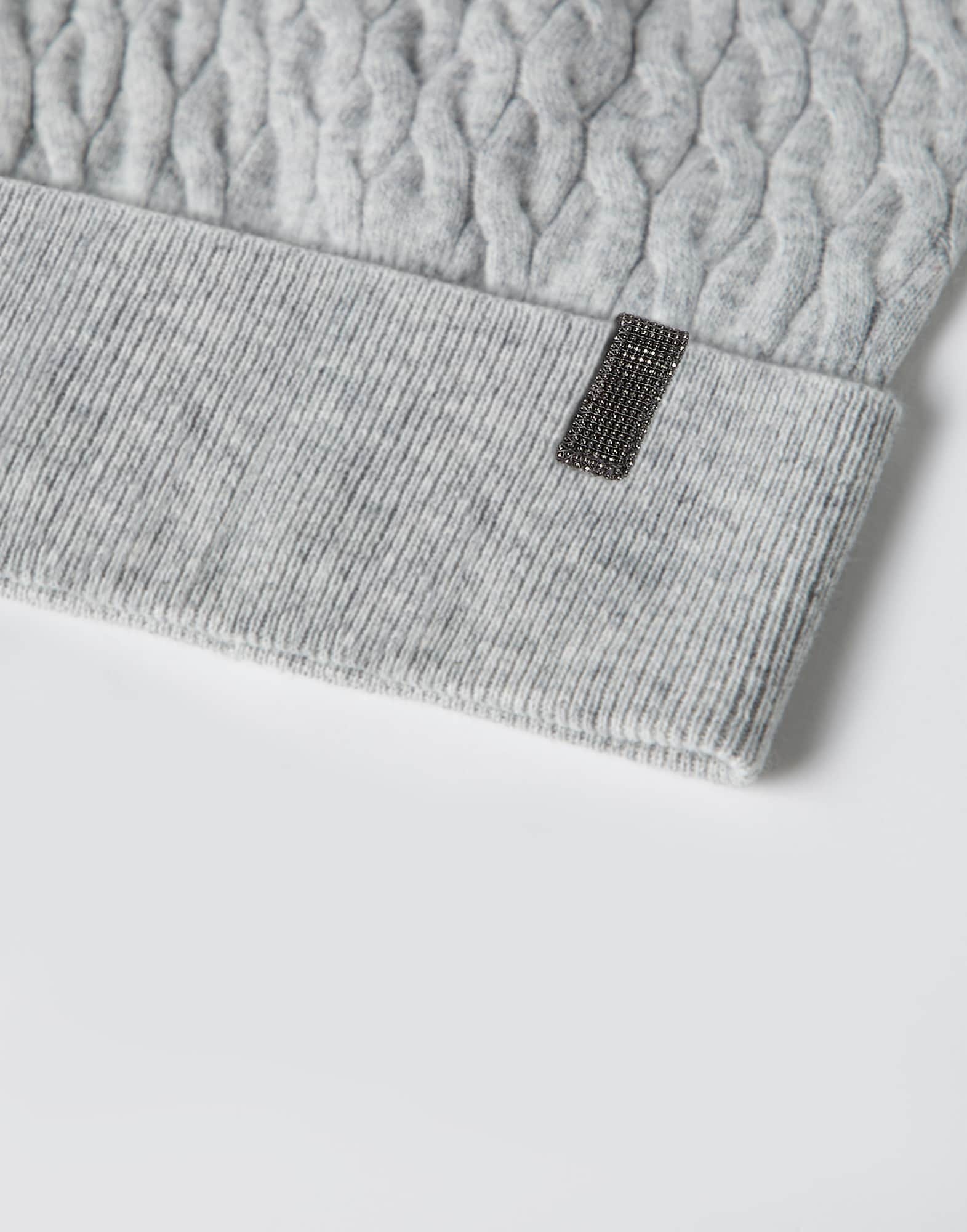 Virgin wool, cashmere and silk cable knit beanie with shiny tab - 2