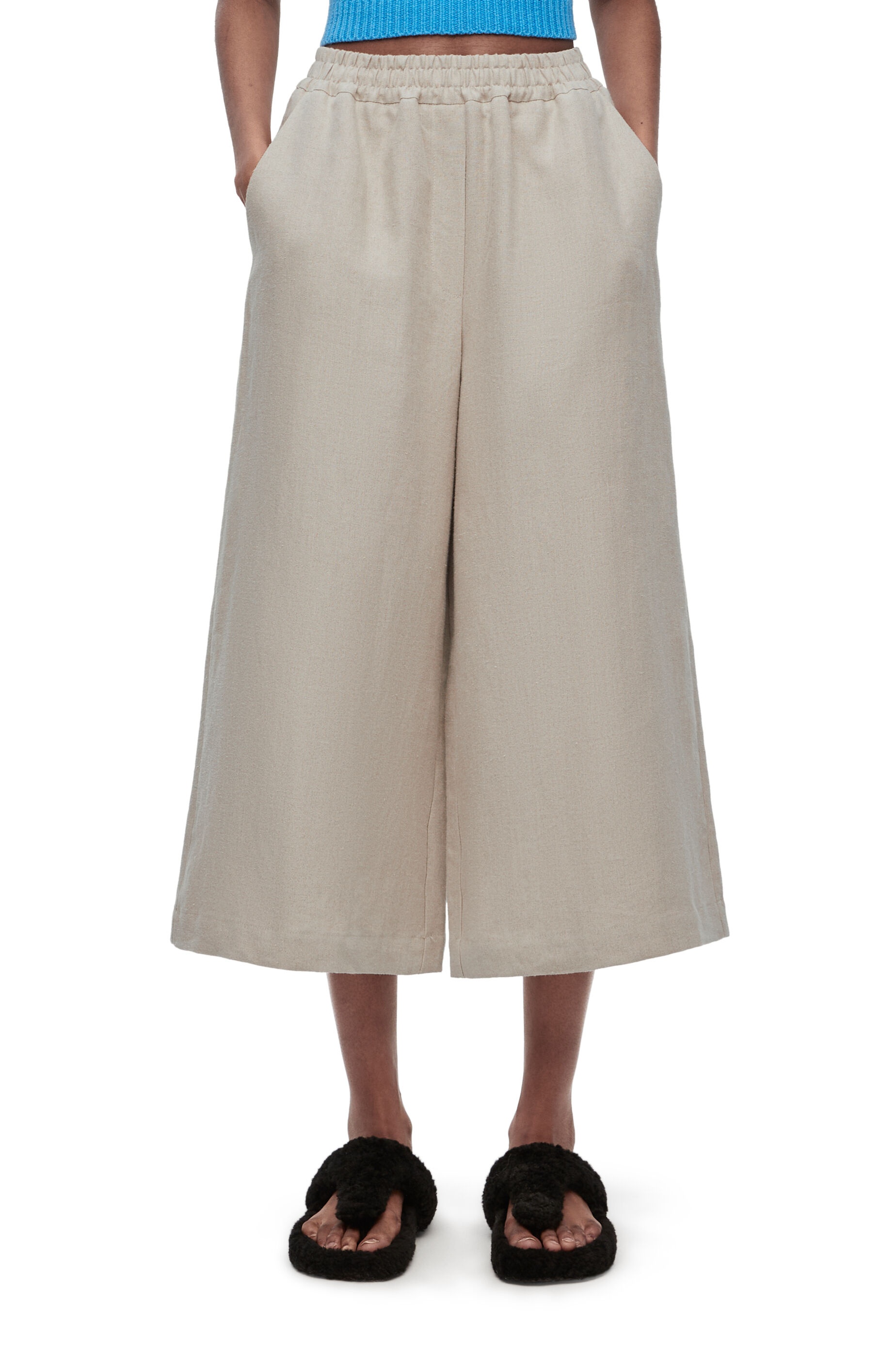 Cropped trousers in linen - 3