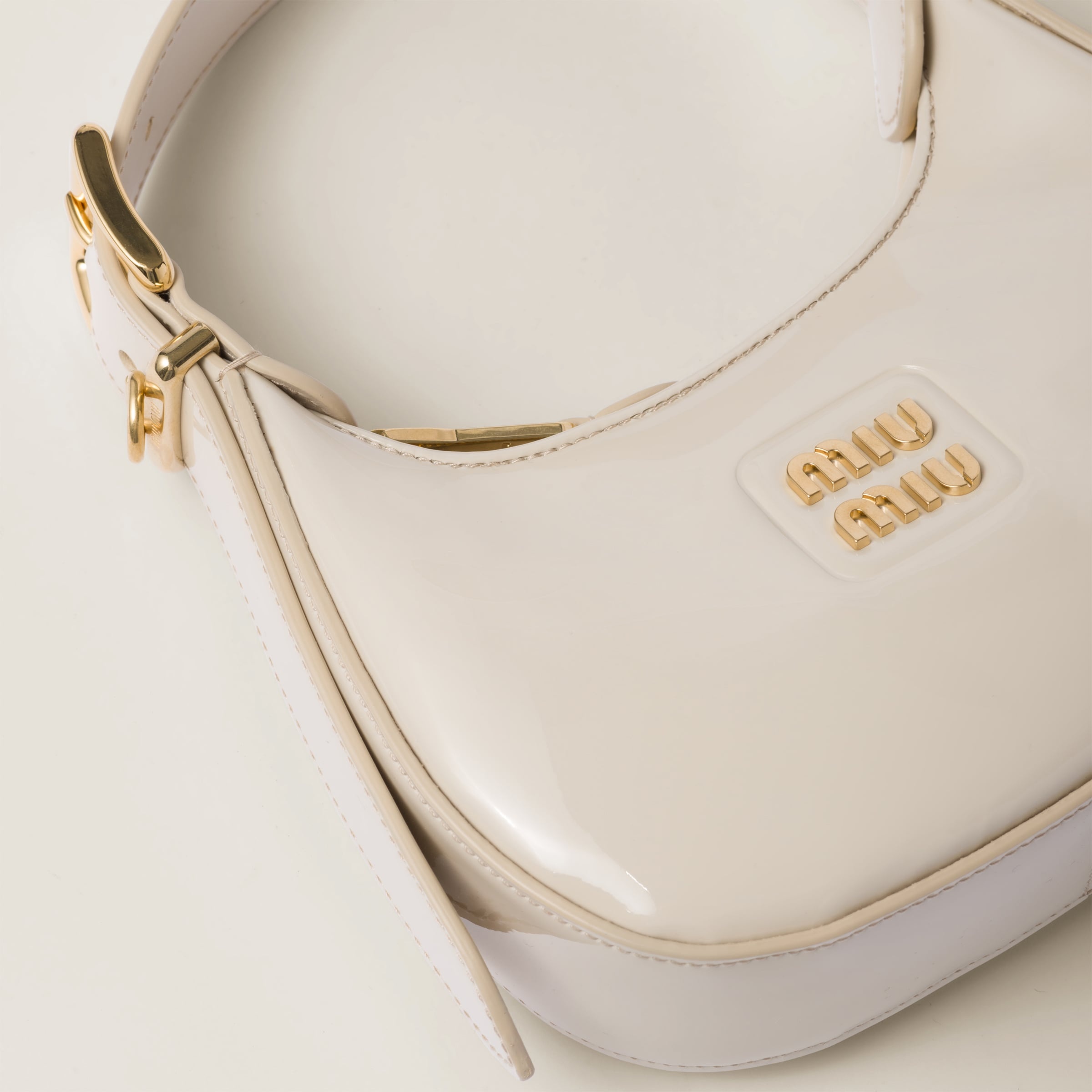 Patent leather hobo bag - 7