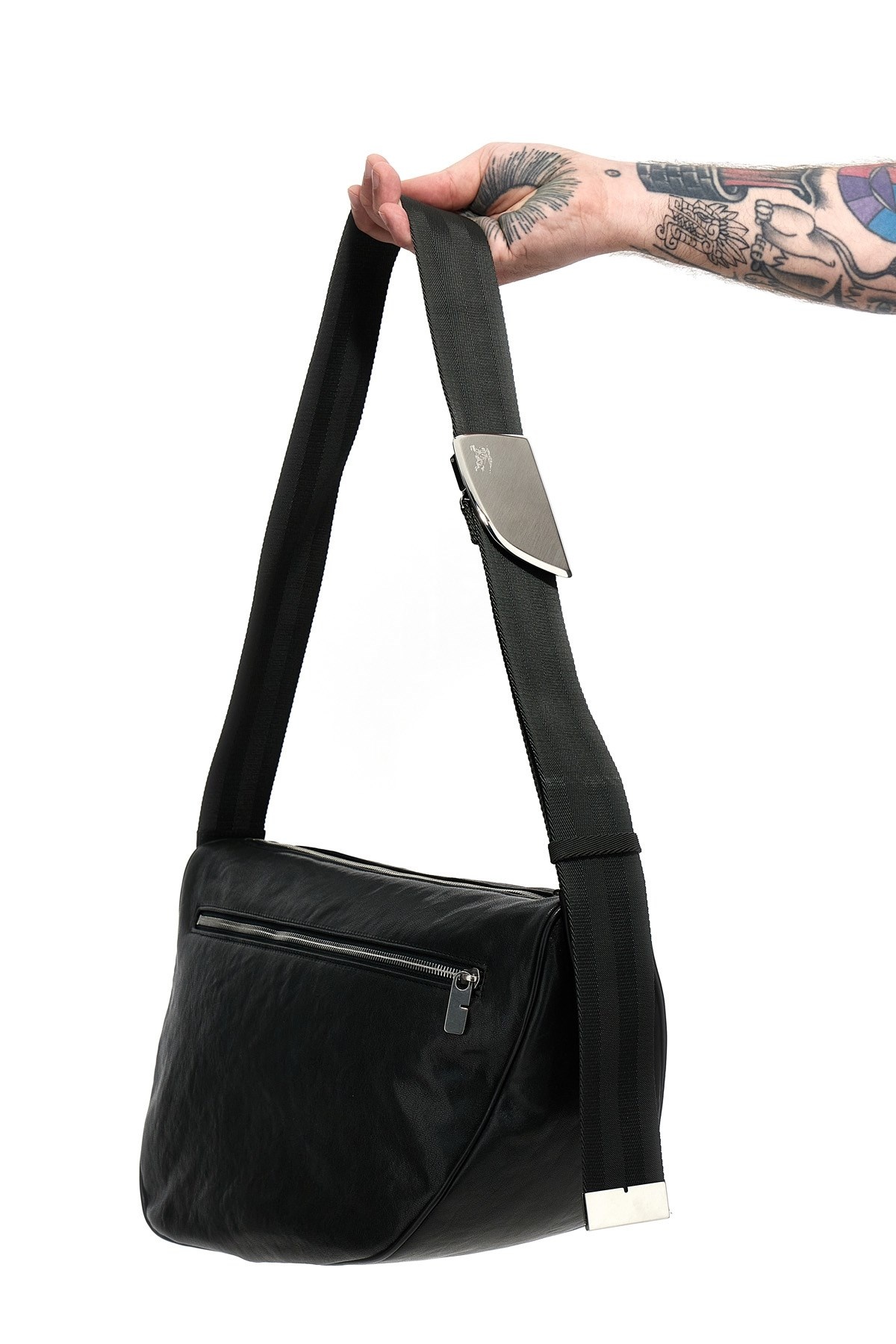 ショルダーバッグ BURBERRY 'Messenger shield' bag Black  8089292 Burberry Messenger Shield Bag - Black - Men | 8089292