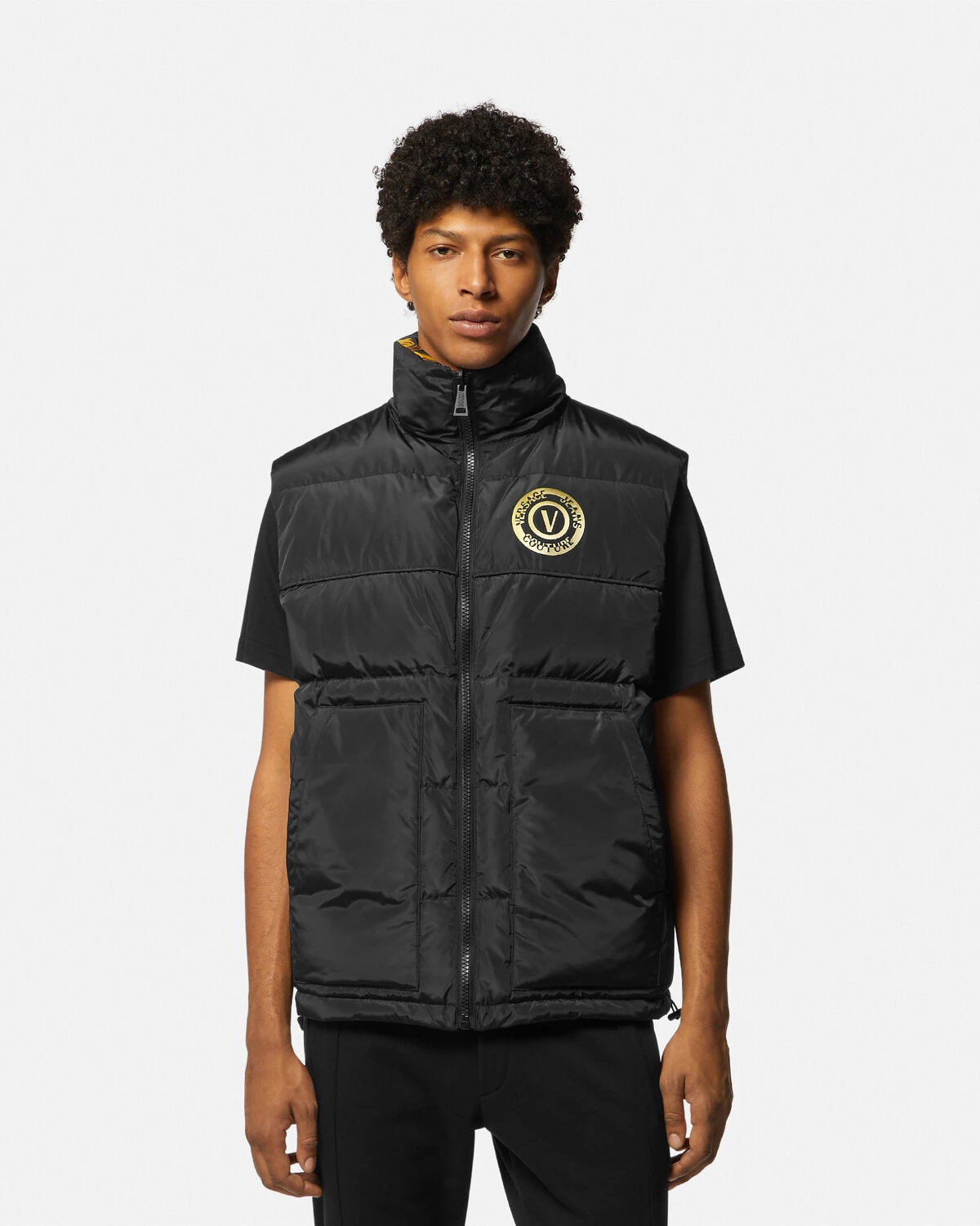 V-Emblem Reversible Puffer Vest - 3