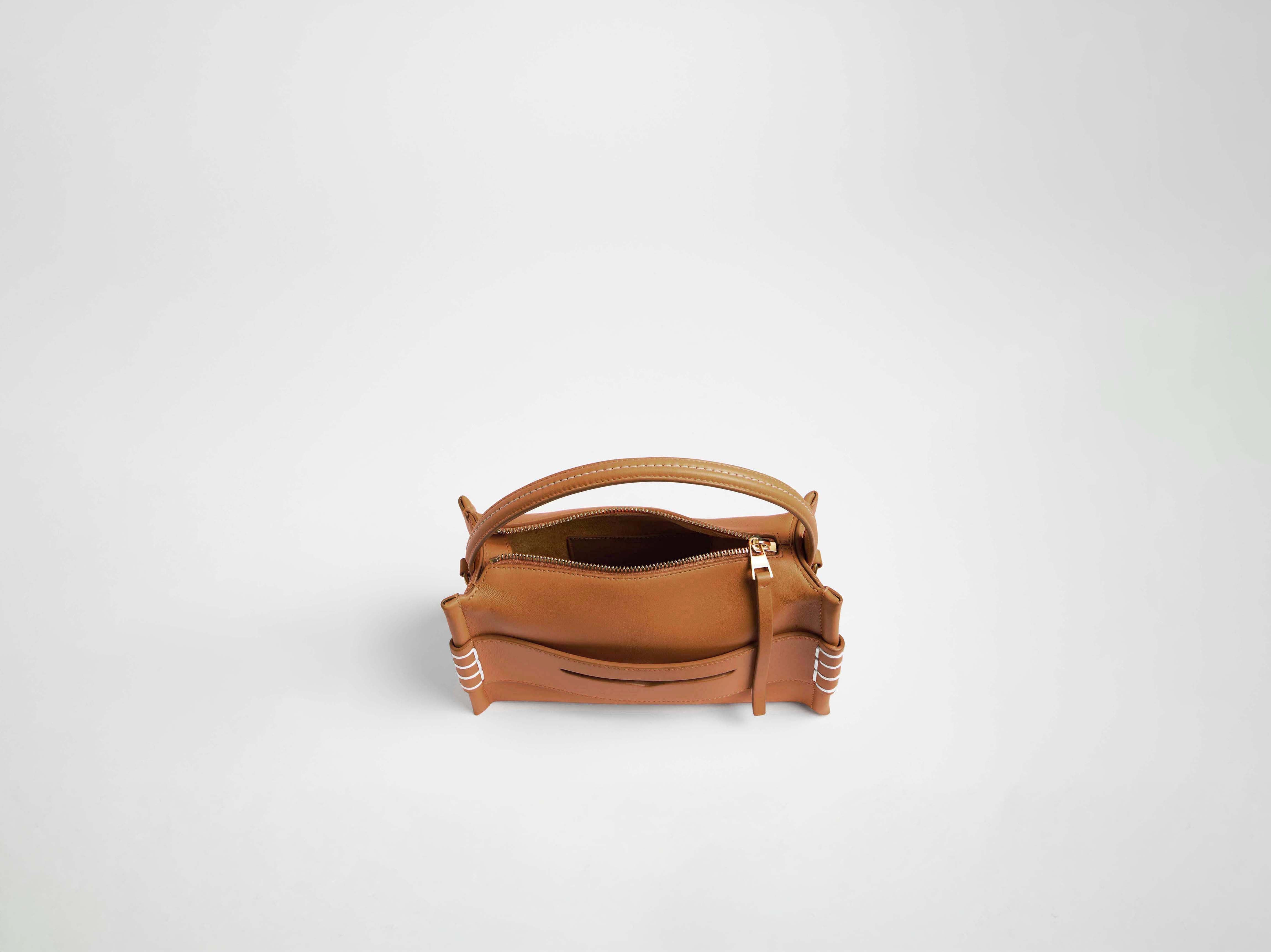 SMALL LOAFER BAG IN TAN LEATHER - 5