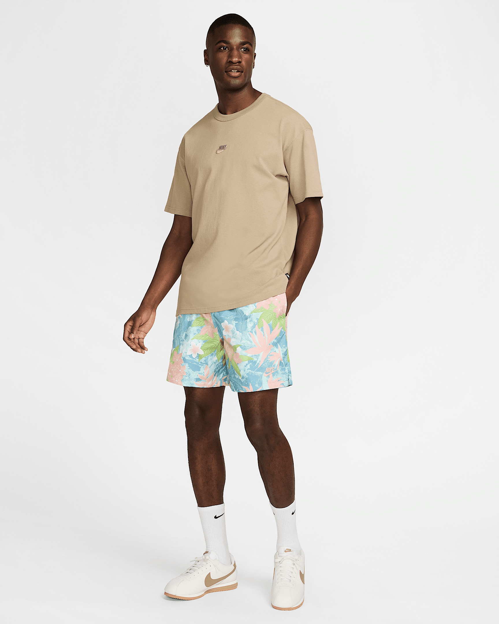 Nike Club Men's Flow Shorts - 7