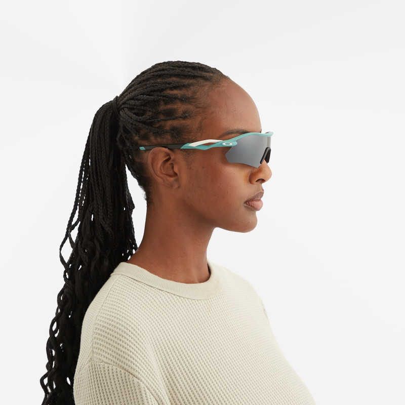 OAKLEY Oakley Radar Plate Sunglasses outlook
