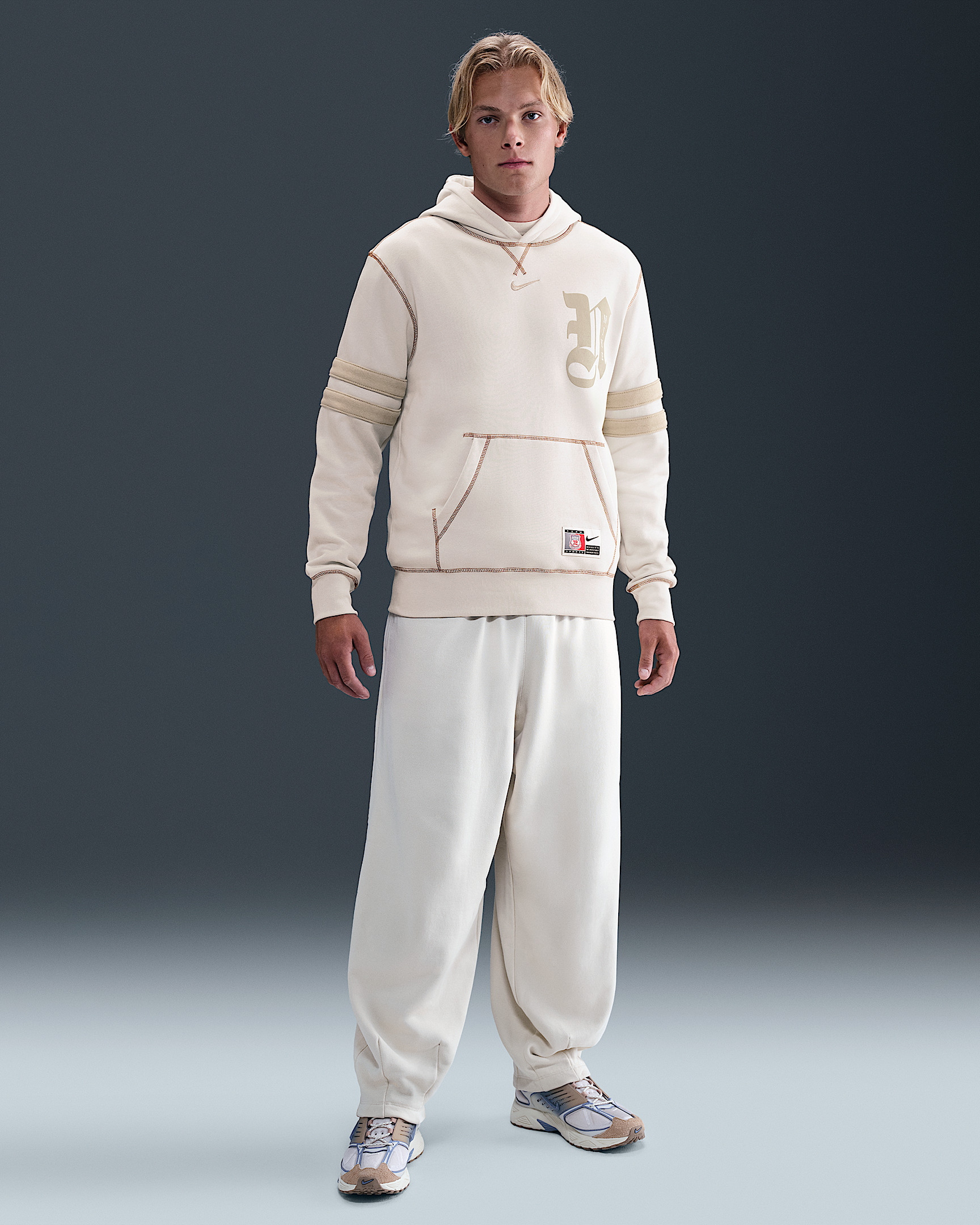 Nike Club Men's Fleece Pullover Hoodie - 4