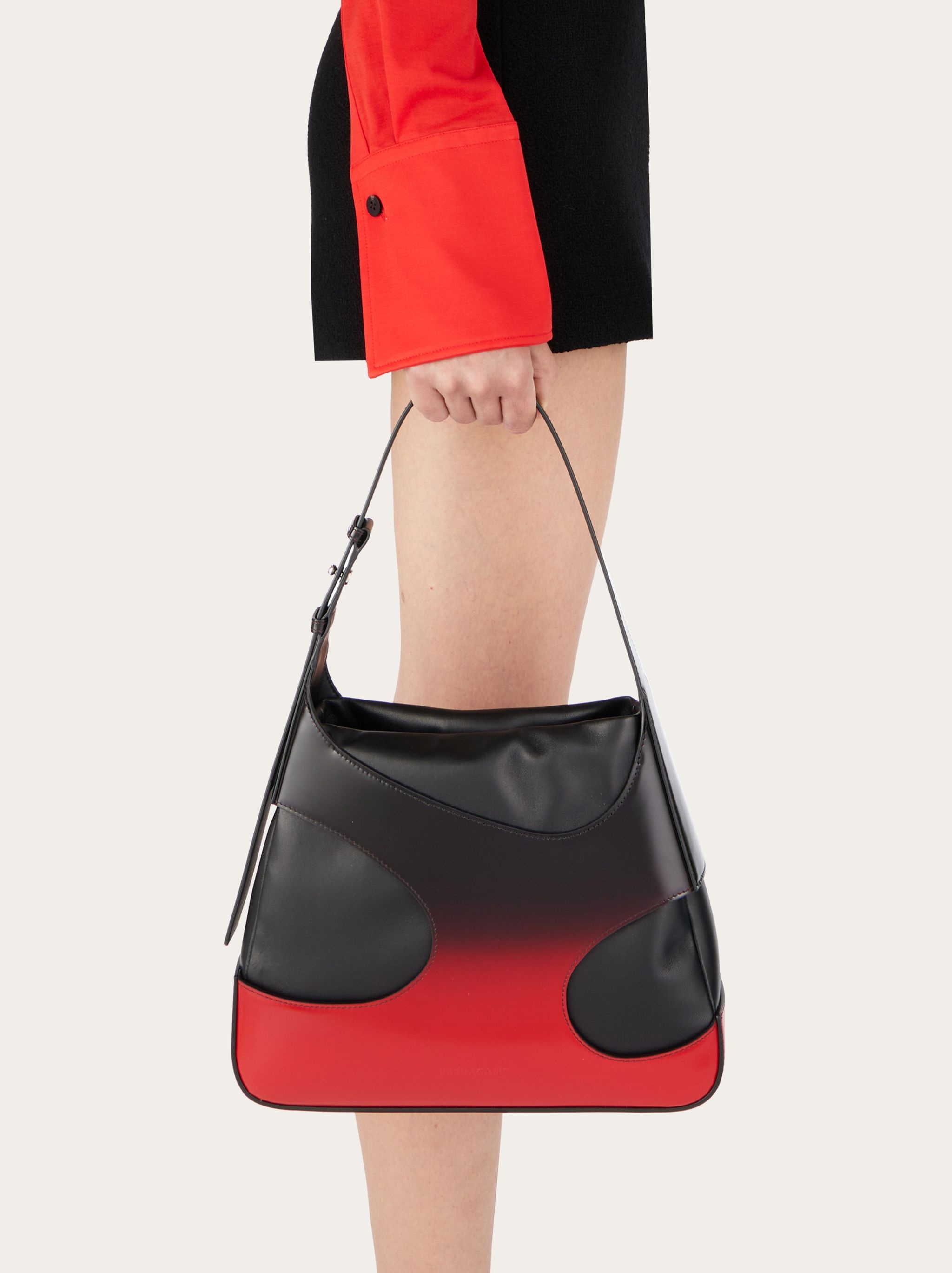 Shoulder bag with cut-out and nuanced detailing (M) - 2
