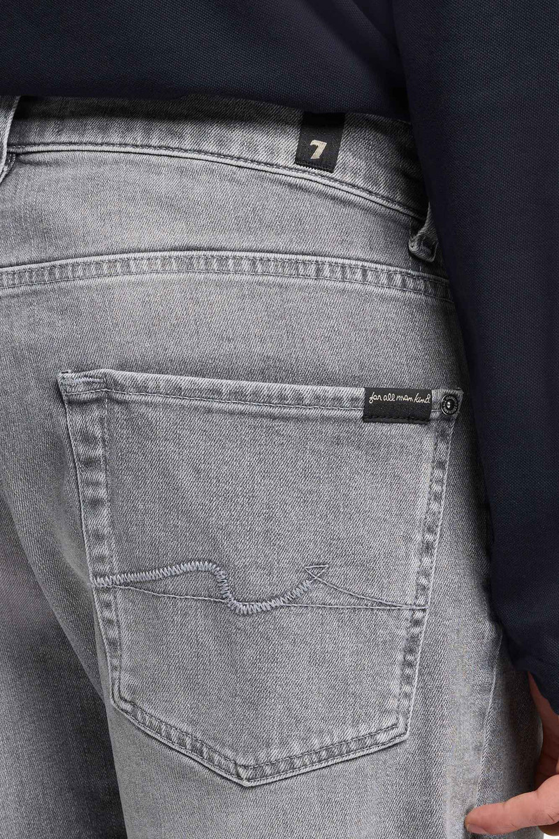 REGULAR SHORT in Denim 4
