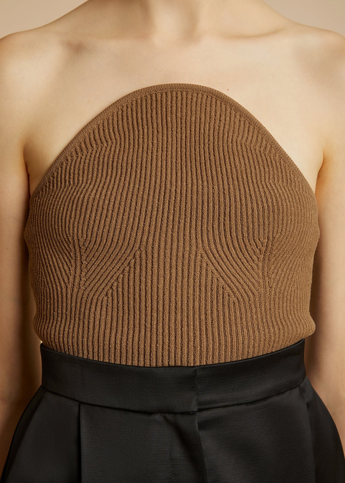 The Jericho Top in Carob - 5