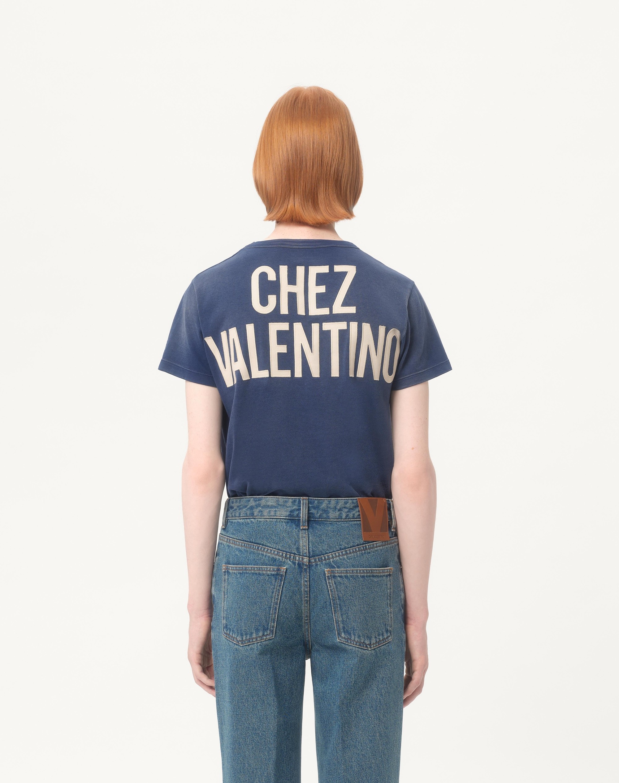 COTTON T-SHIRT WITH CHEZ VALENTINO PRINT AND PATCH - 6