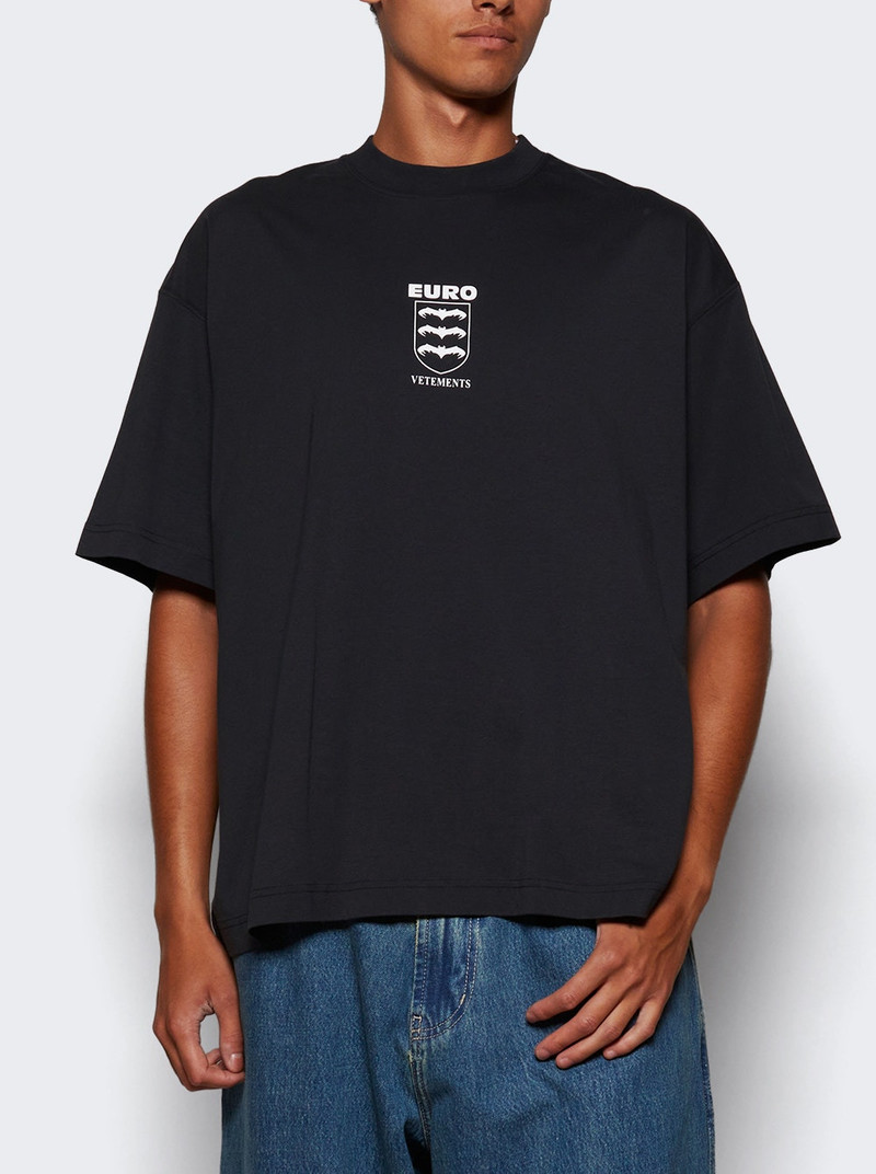 VETEMENTS Bats Logo Regular T-shirt outlook