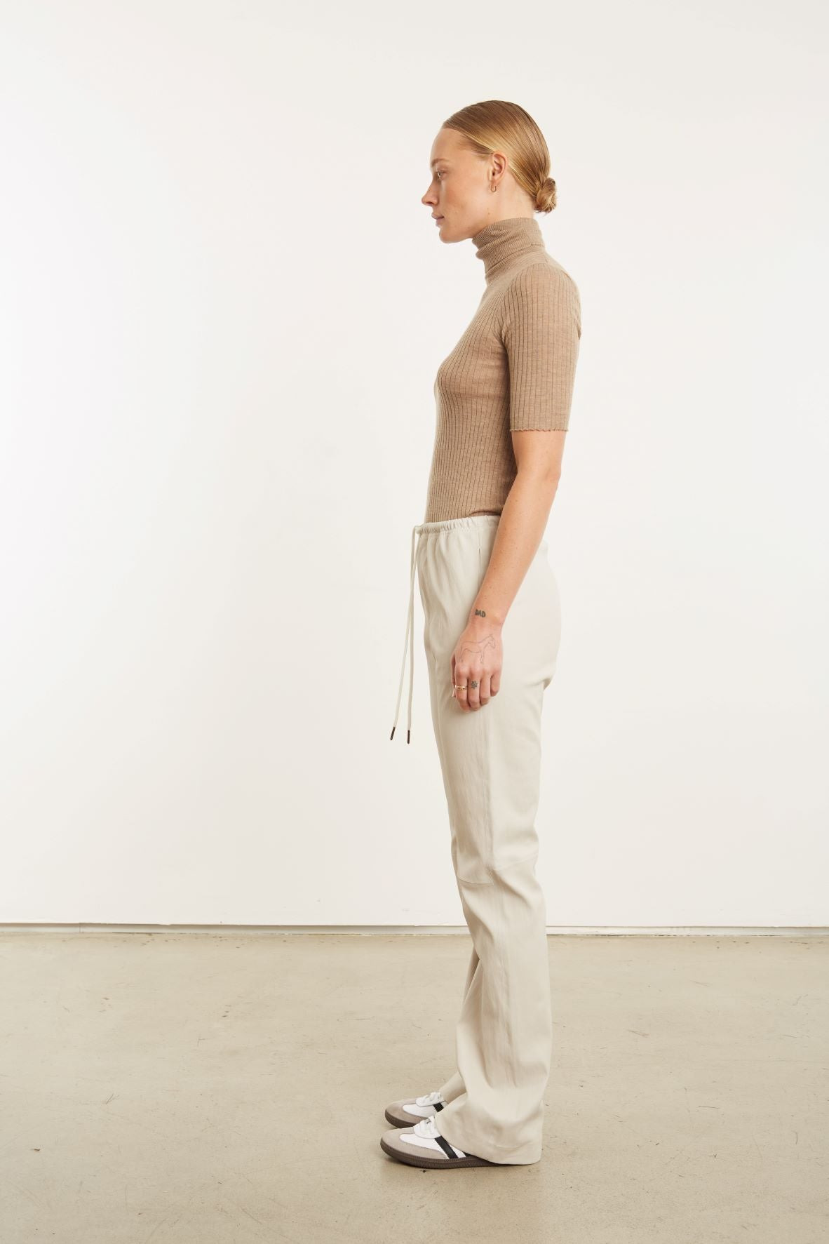 CHALK LEATHER STRAIGHT LEG PANTS - 3