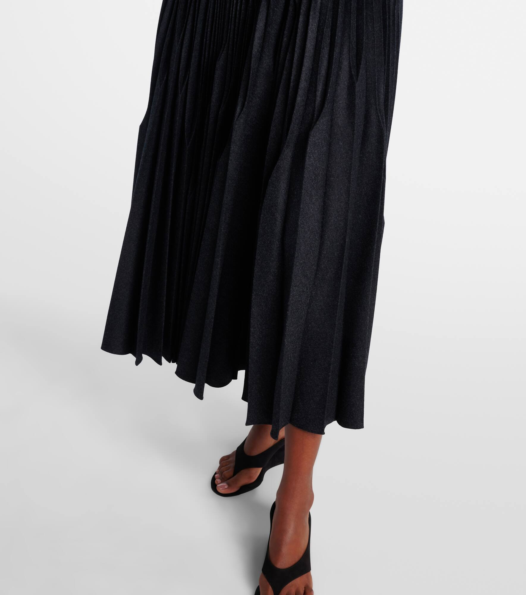 Pleated wool flannel midi skirt - 5