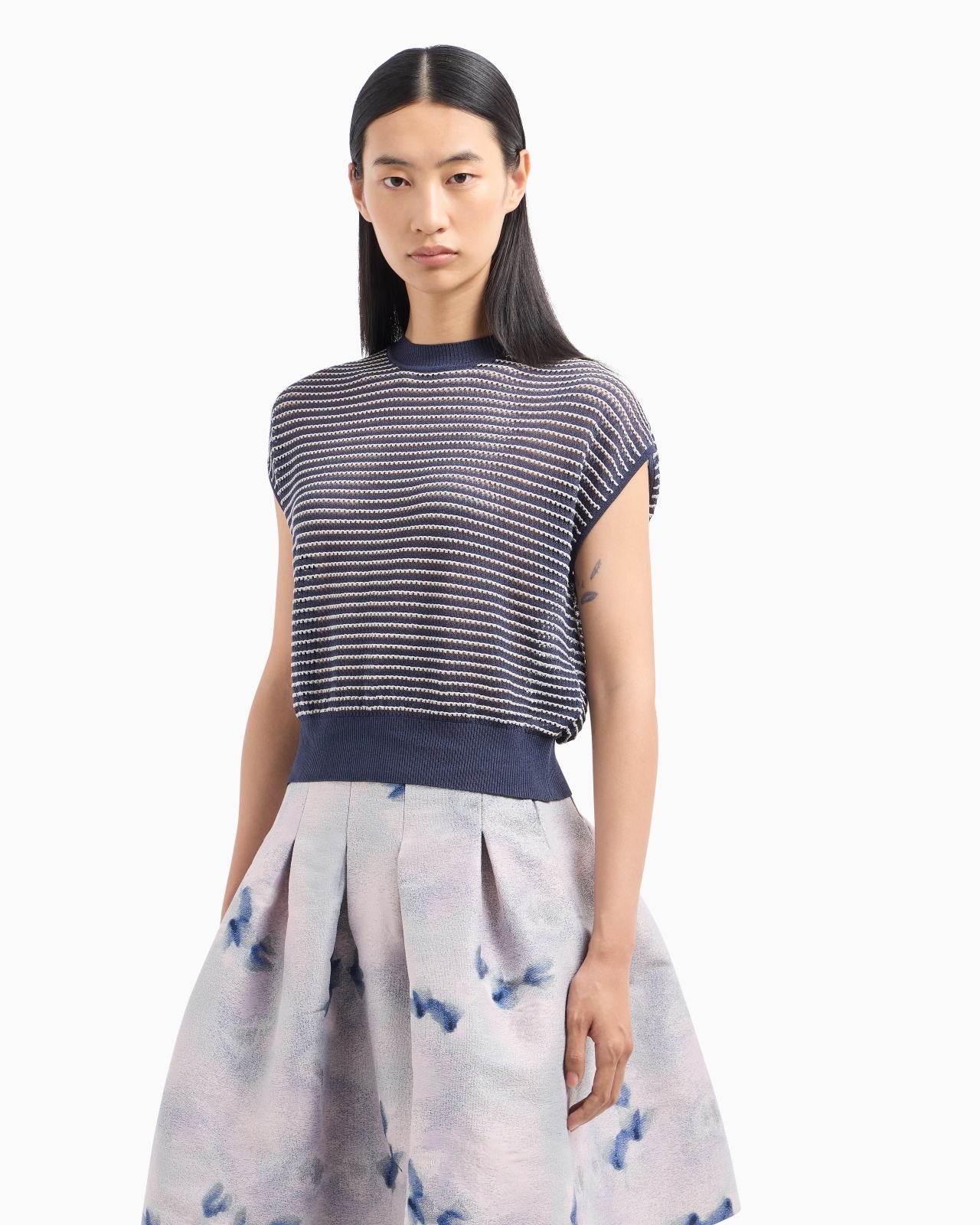 PERFORATED VISCOSE-BLEND SHORT-SLEEVED JUMPER - 2