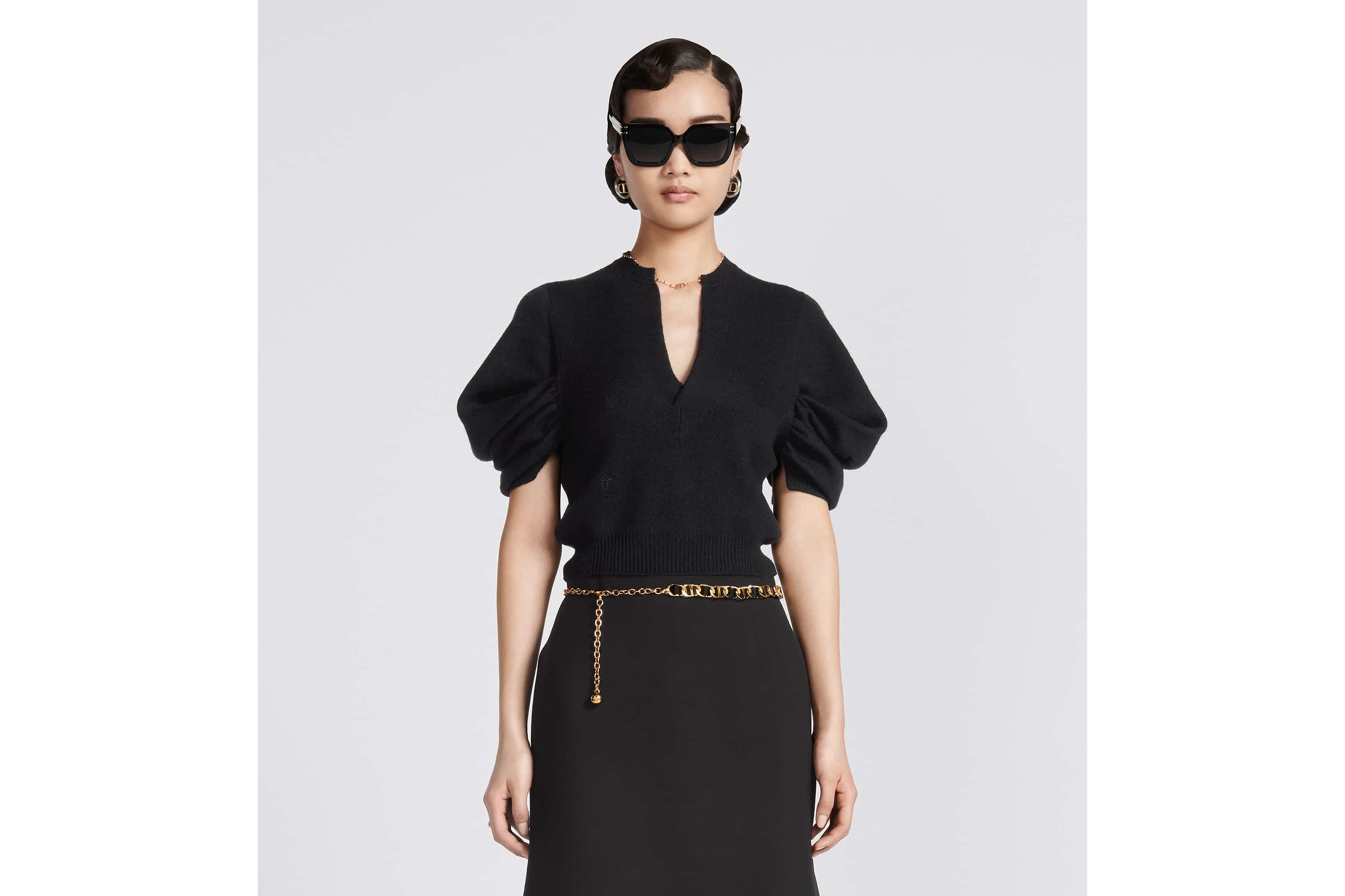 Short-Sleeved Draped Sweater - 3