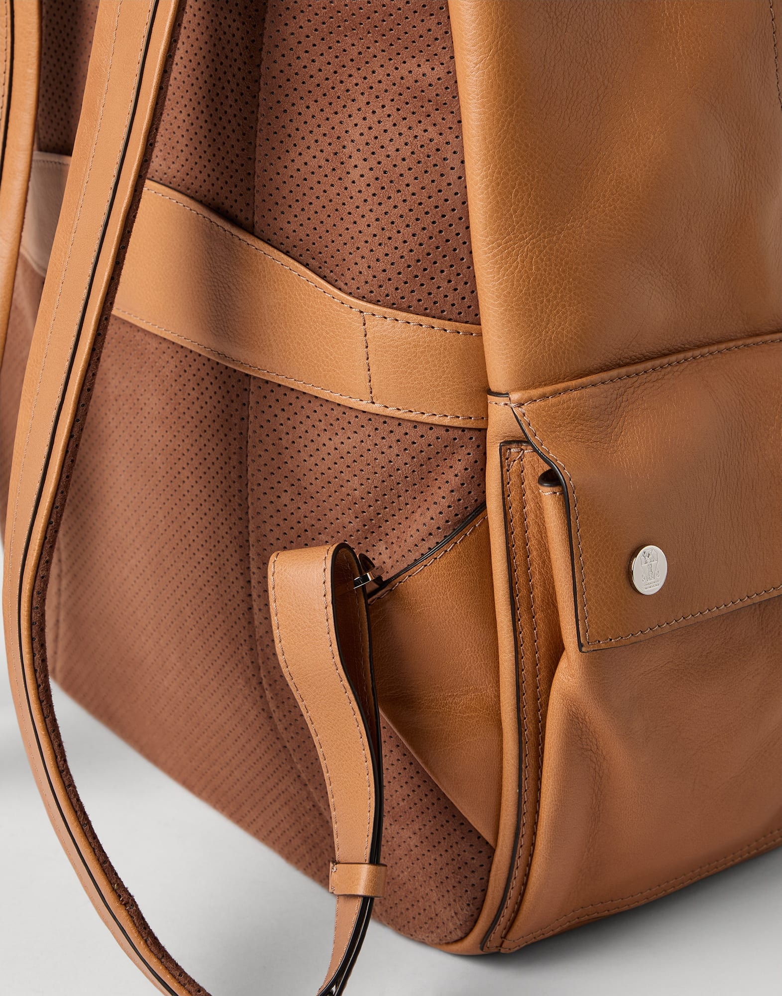 Cowhide travel backpack - 3