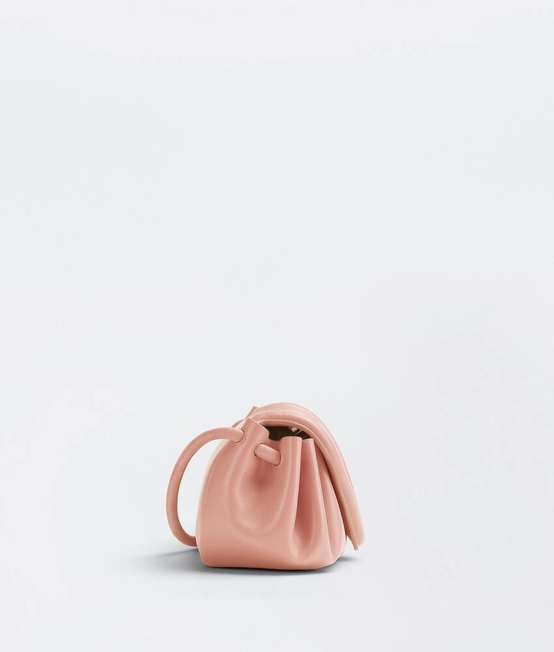 Bottega Veneta beak outlook