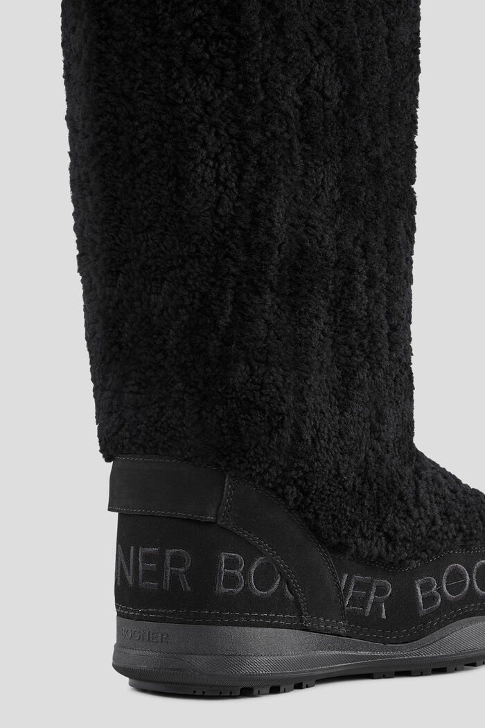Lake Louise Teddy fur boots in Black - 6