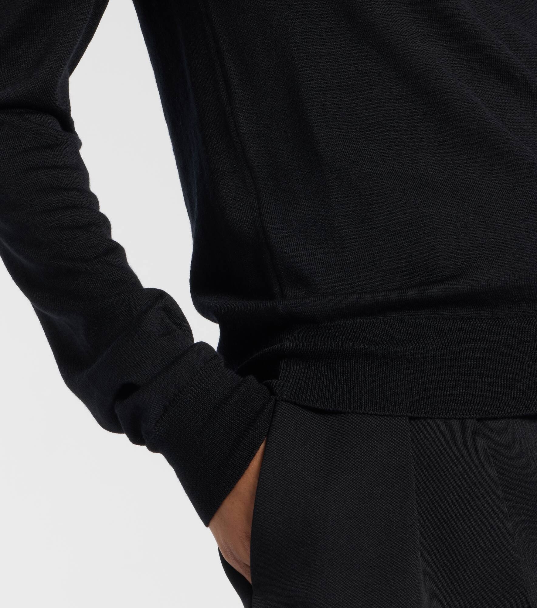Wool sweater - 5