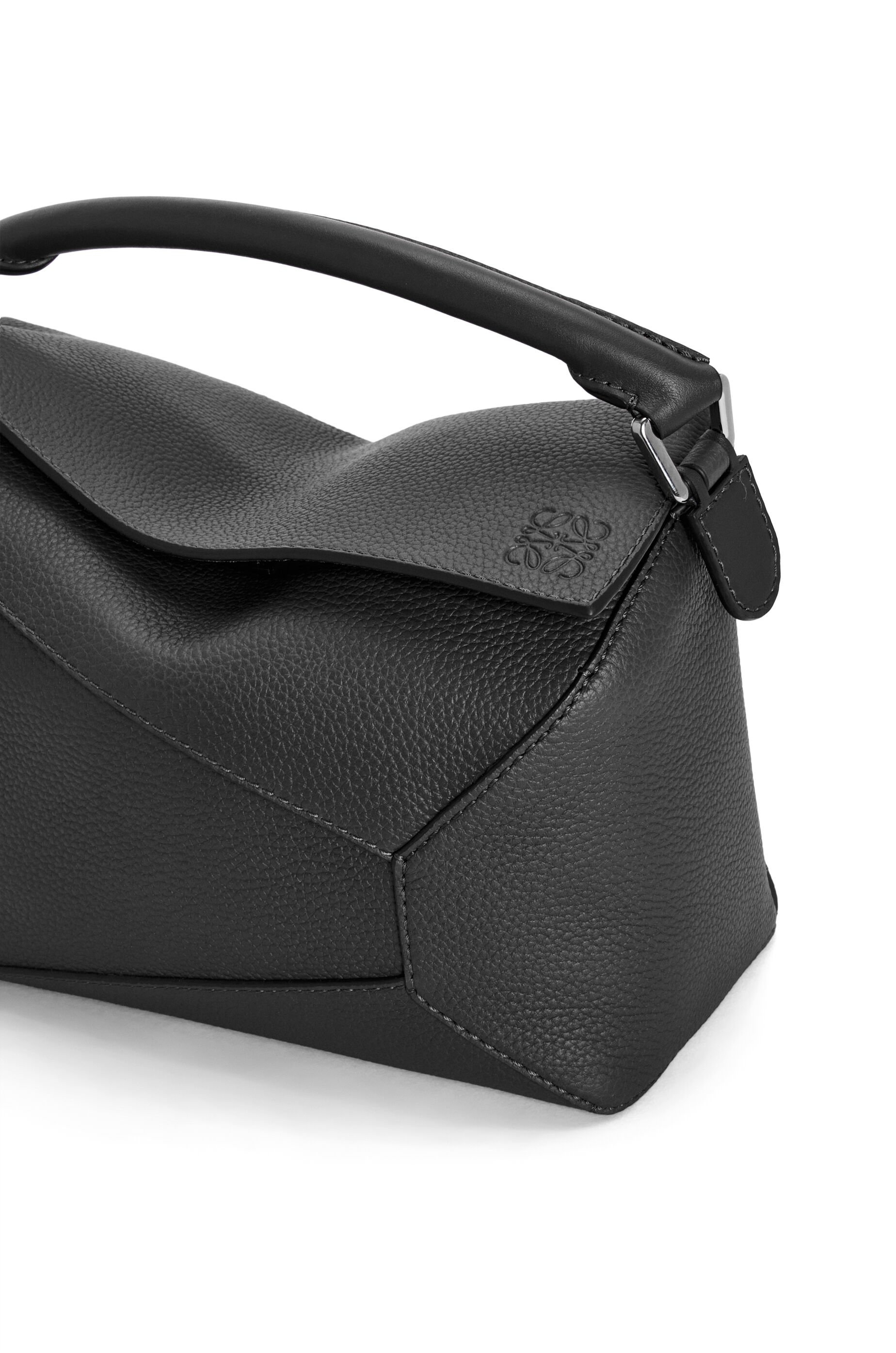 Puzzle bag in grained calfskin - 7