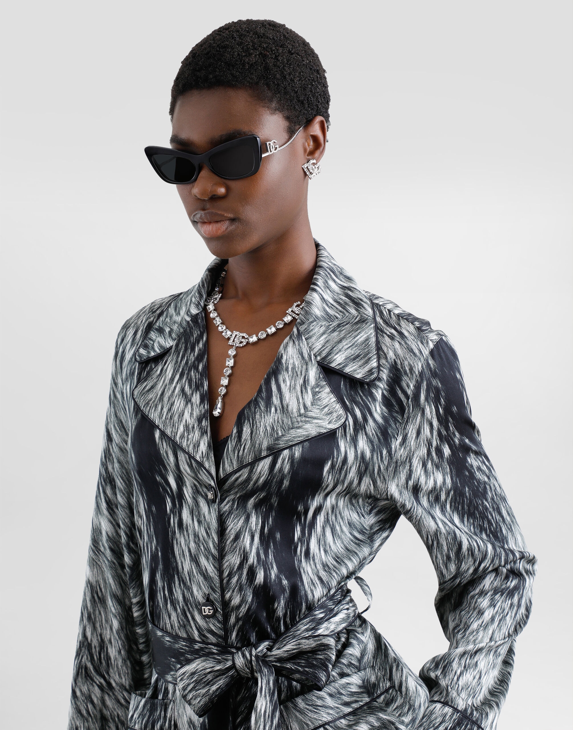 Silk satin pajama shirt with fur print - 4