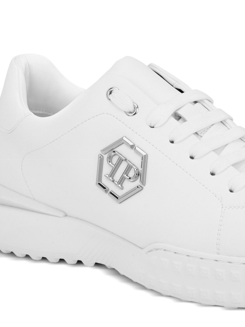 hexagon logo plaque leather low-top trainers 4