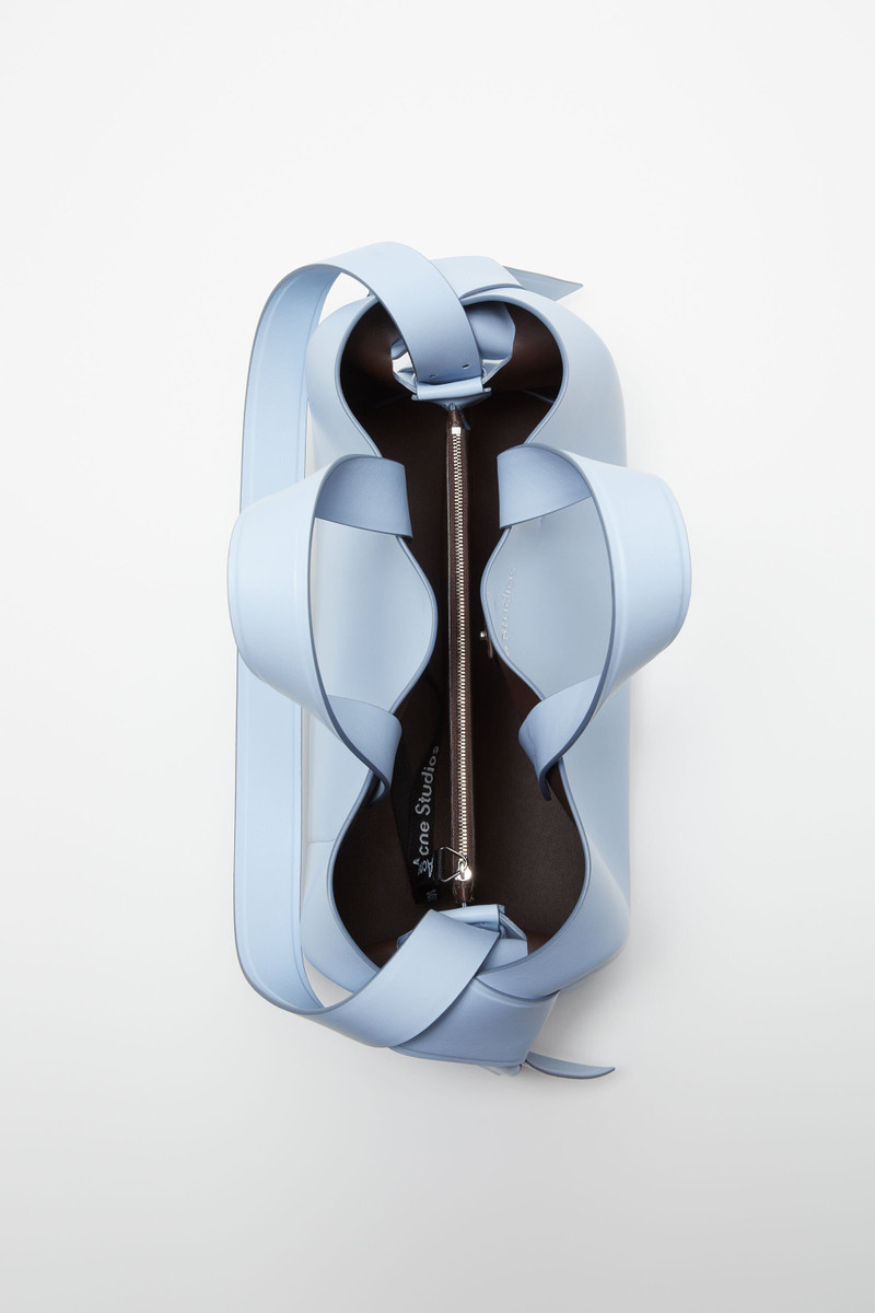 Acne Studios Musubi midi tote - Baby blue/brown outlook