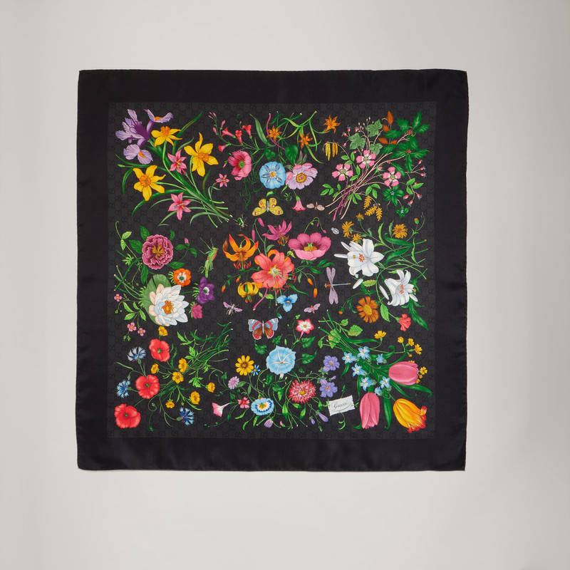 GUCCI Printed GG silk twill carré outlook