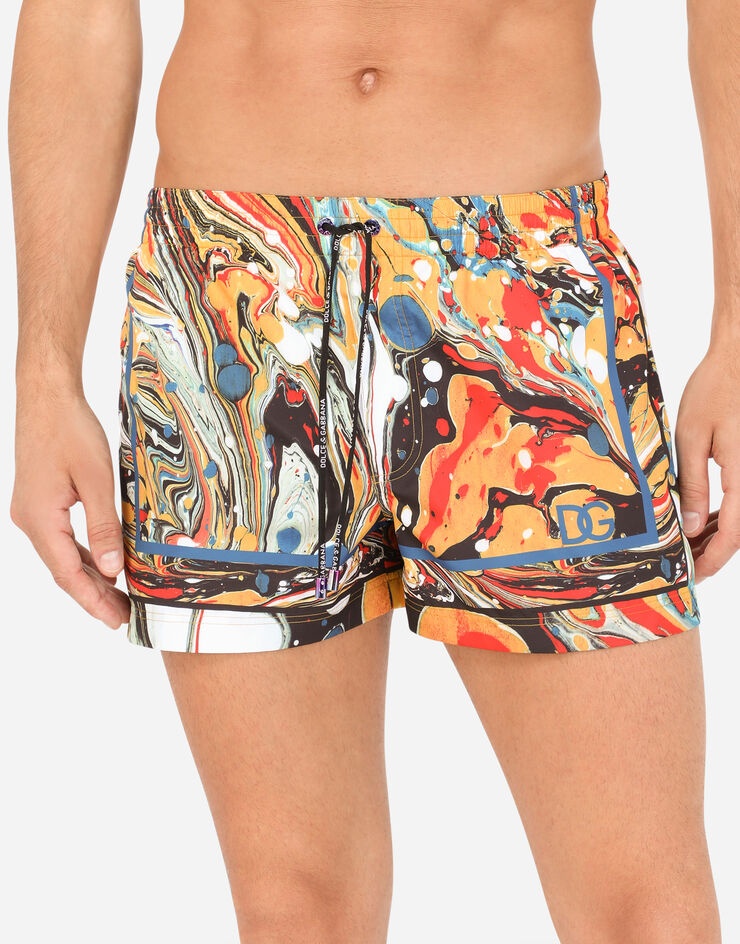 Short swim trunks with marbled print - 4